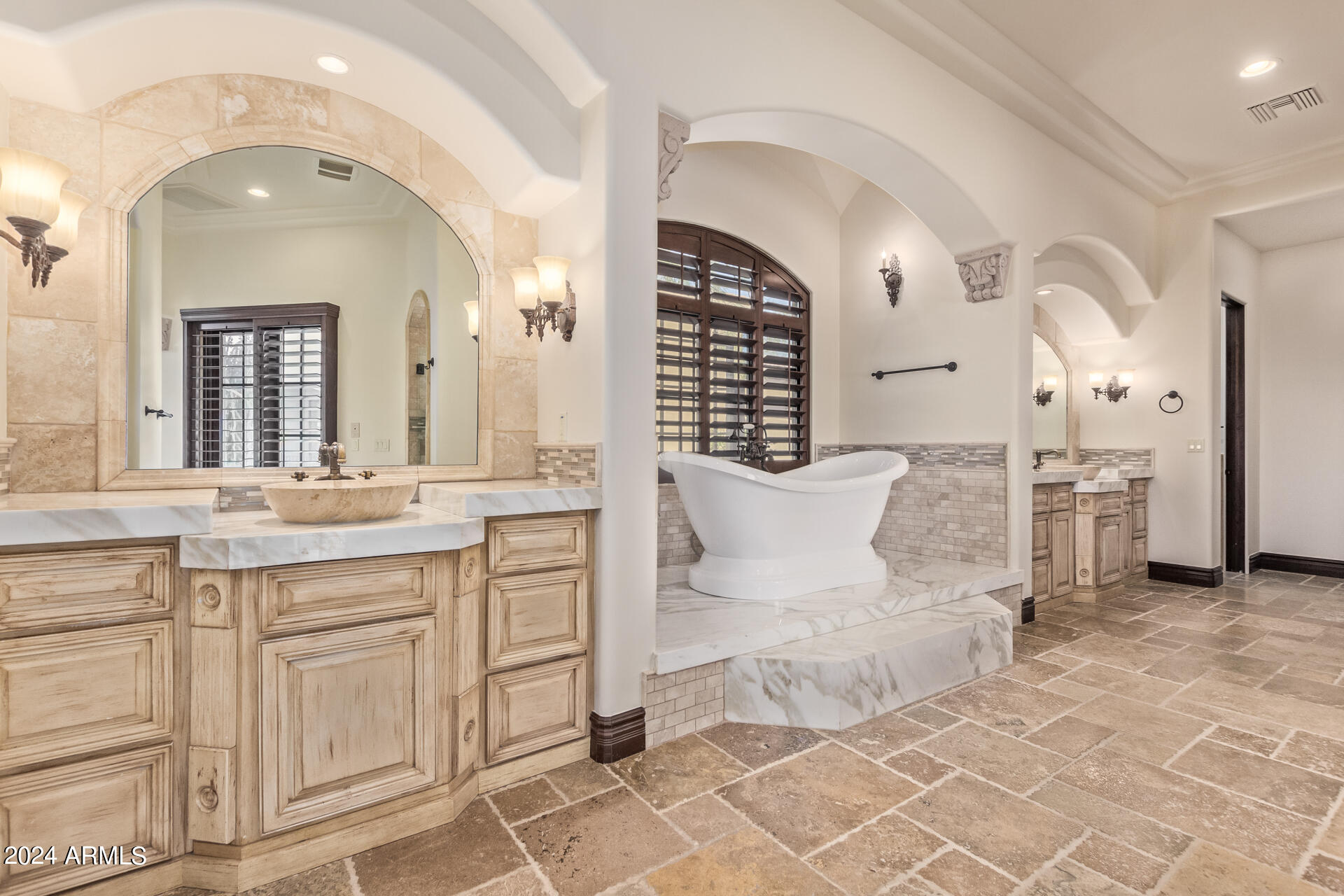 SIERRA HILLS - Residential