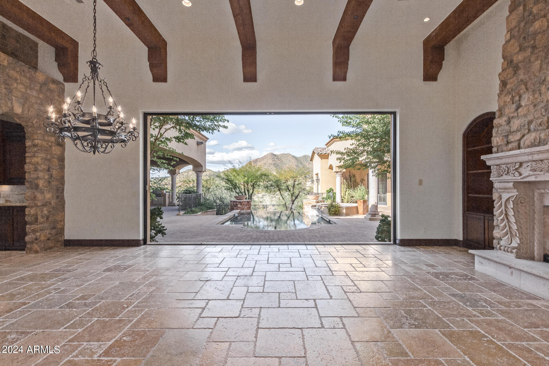SIERRA HILLS - Residential