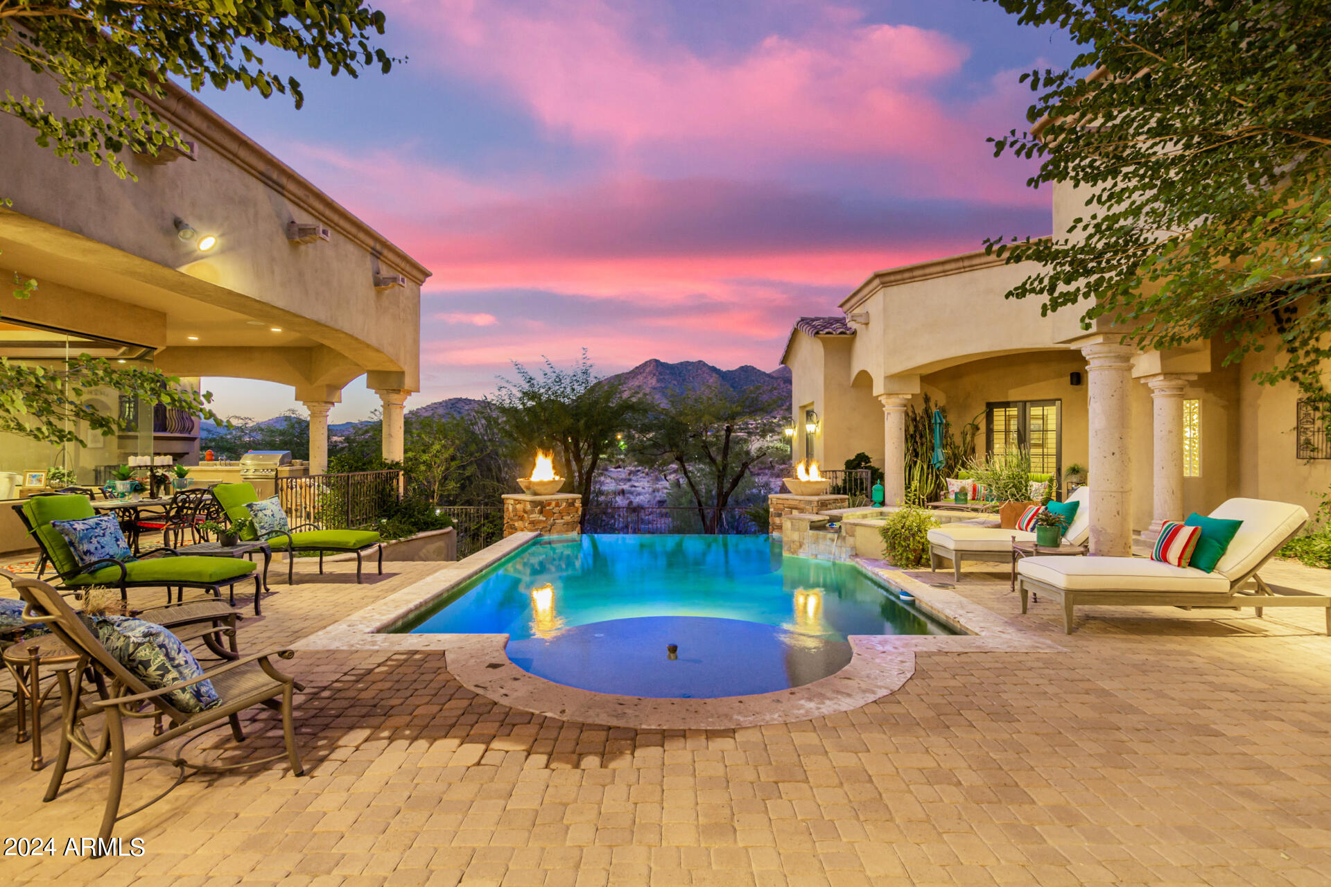 SIERRA HILLS - Residential