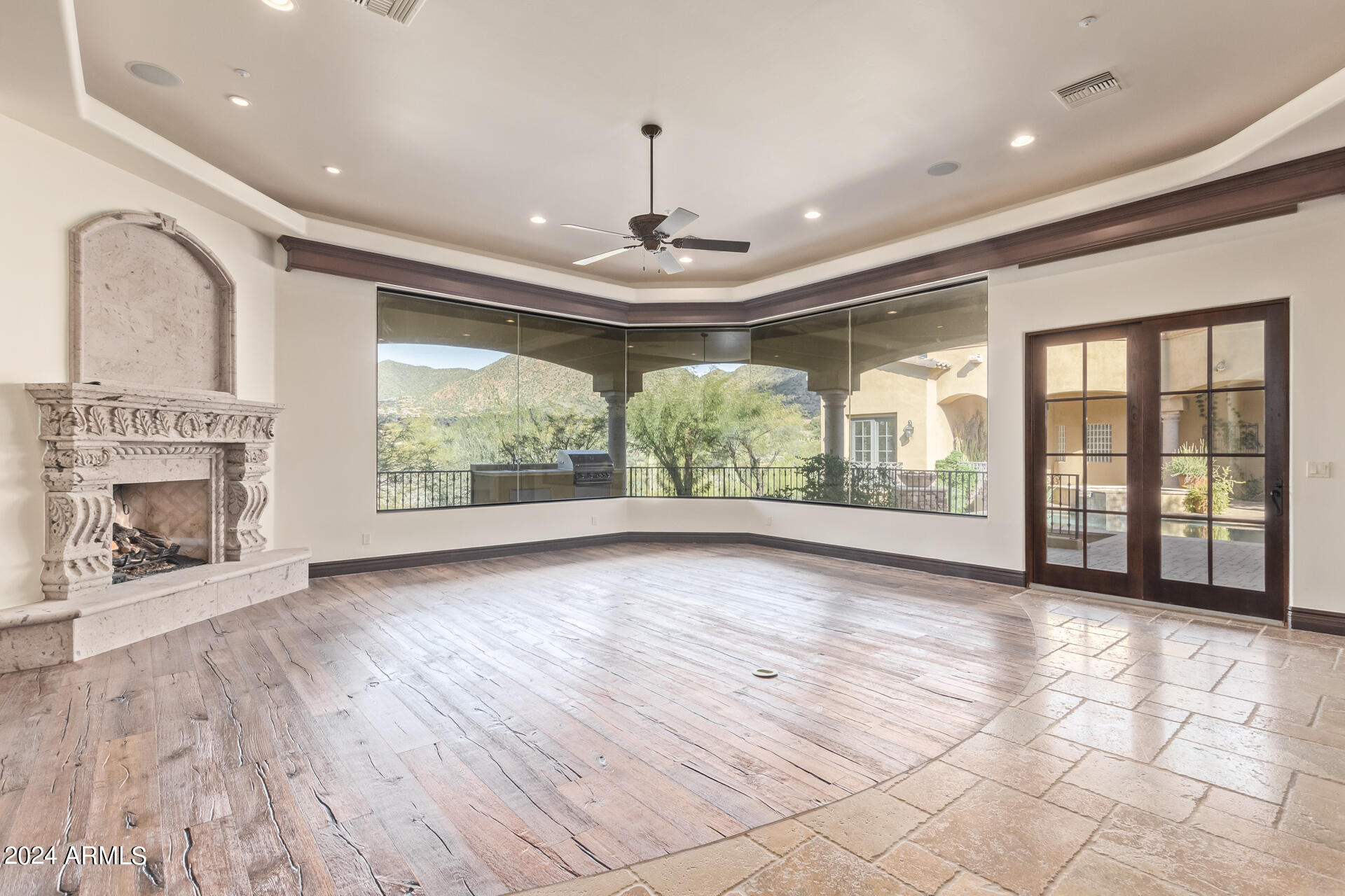 SIERRA HILLS - Residential