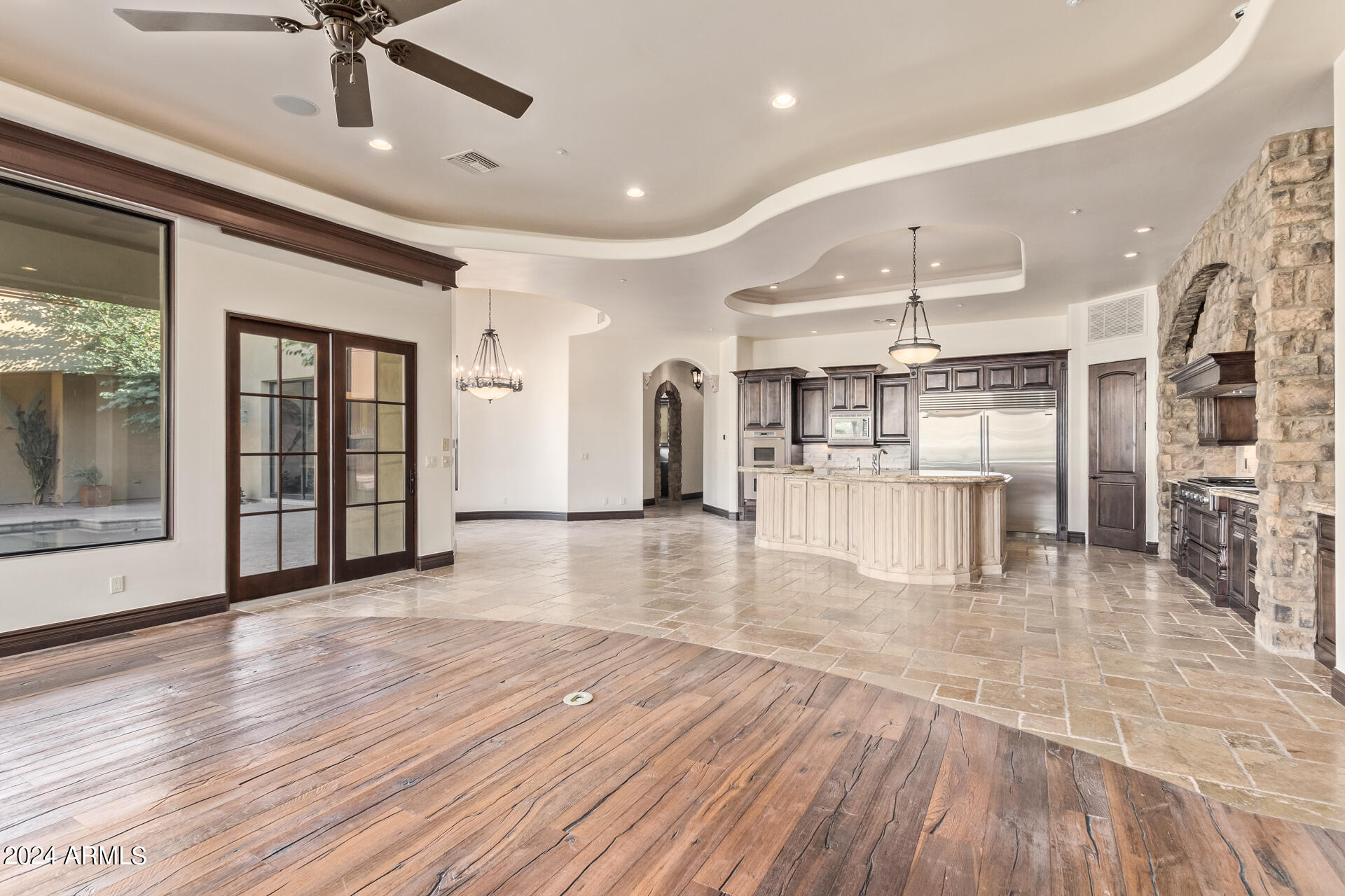 SIERRA HILLS - Residential