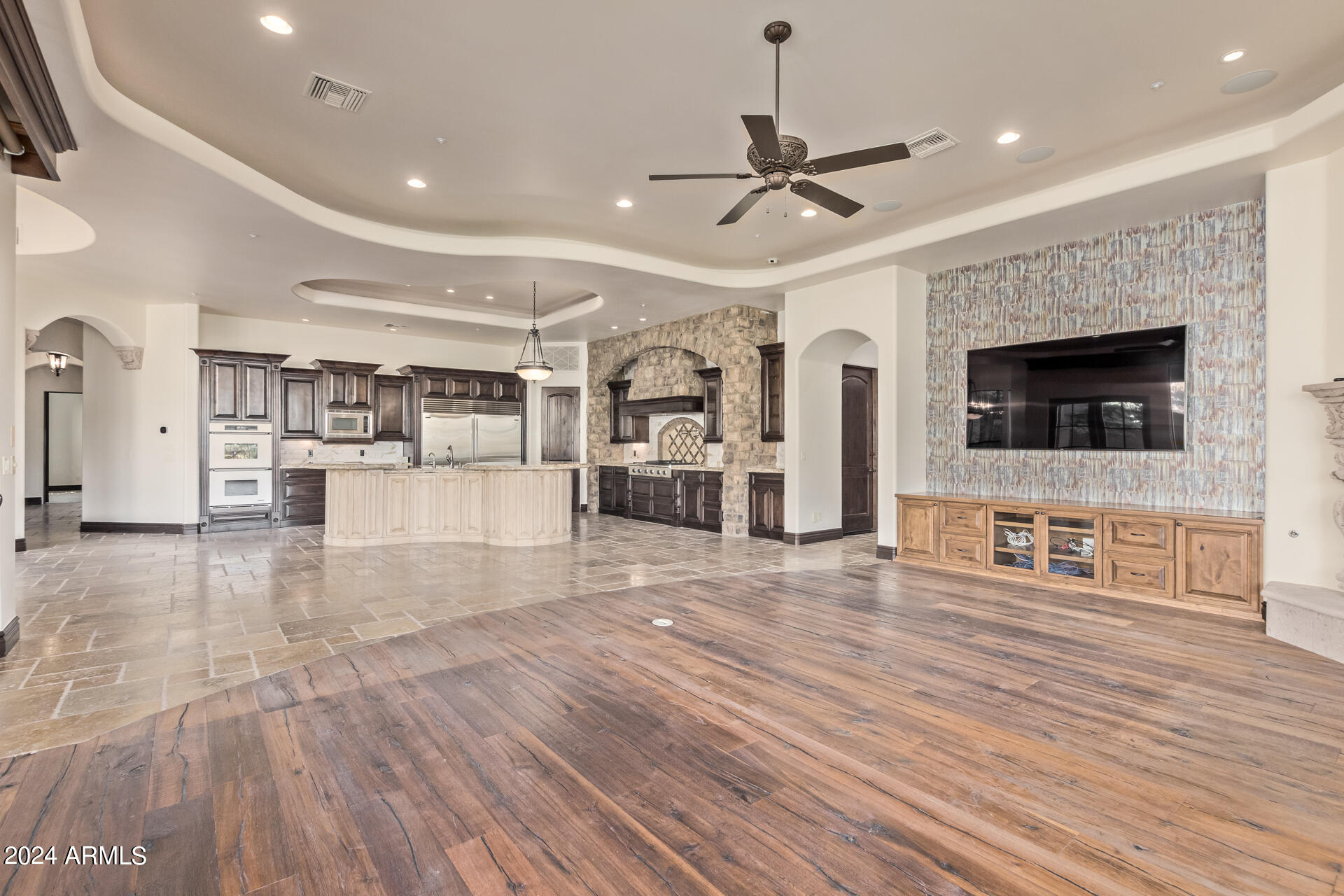 SIERRA HILLS - Residential