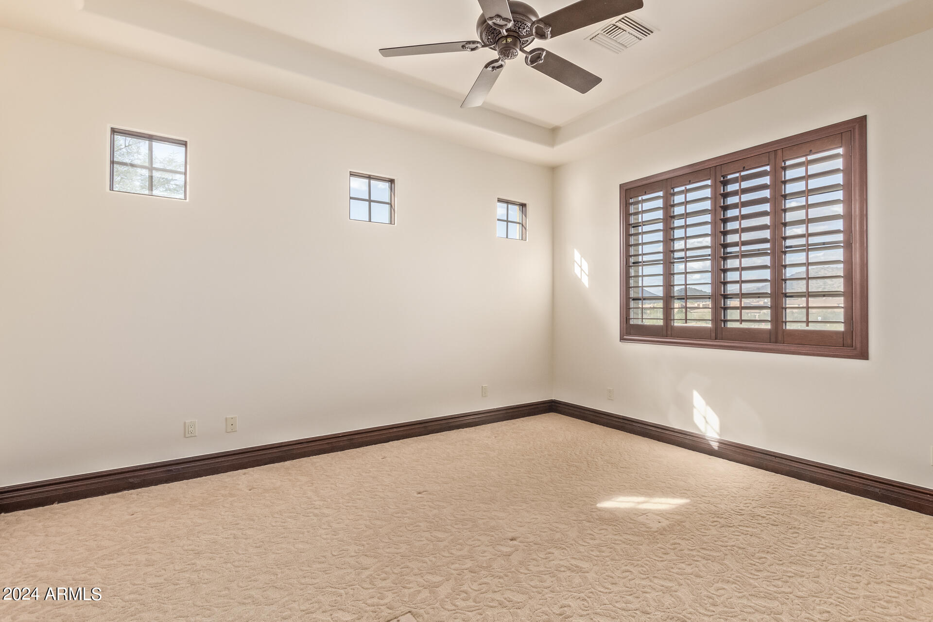 SIERRA HILLS - Residential