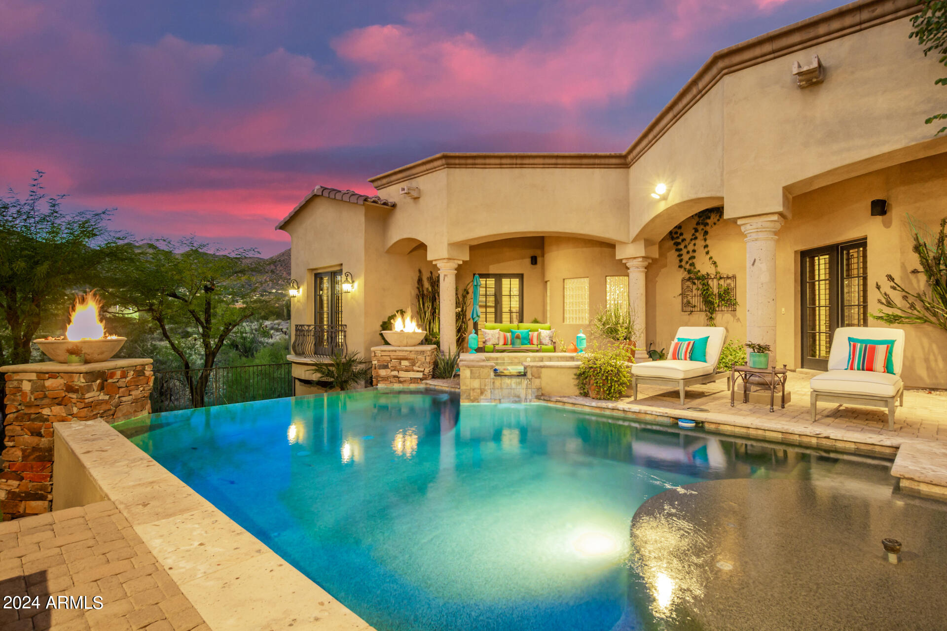 SIERRA HILLS - Residential