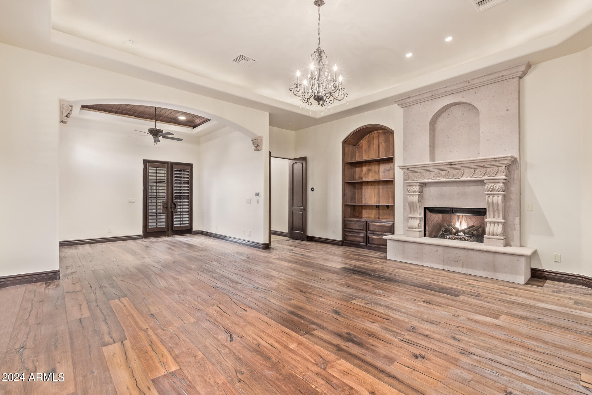 SIERRA HILLS - Residential