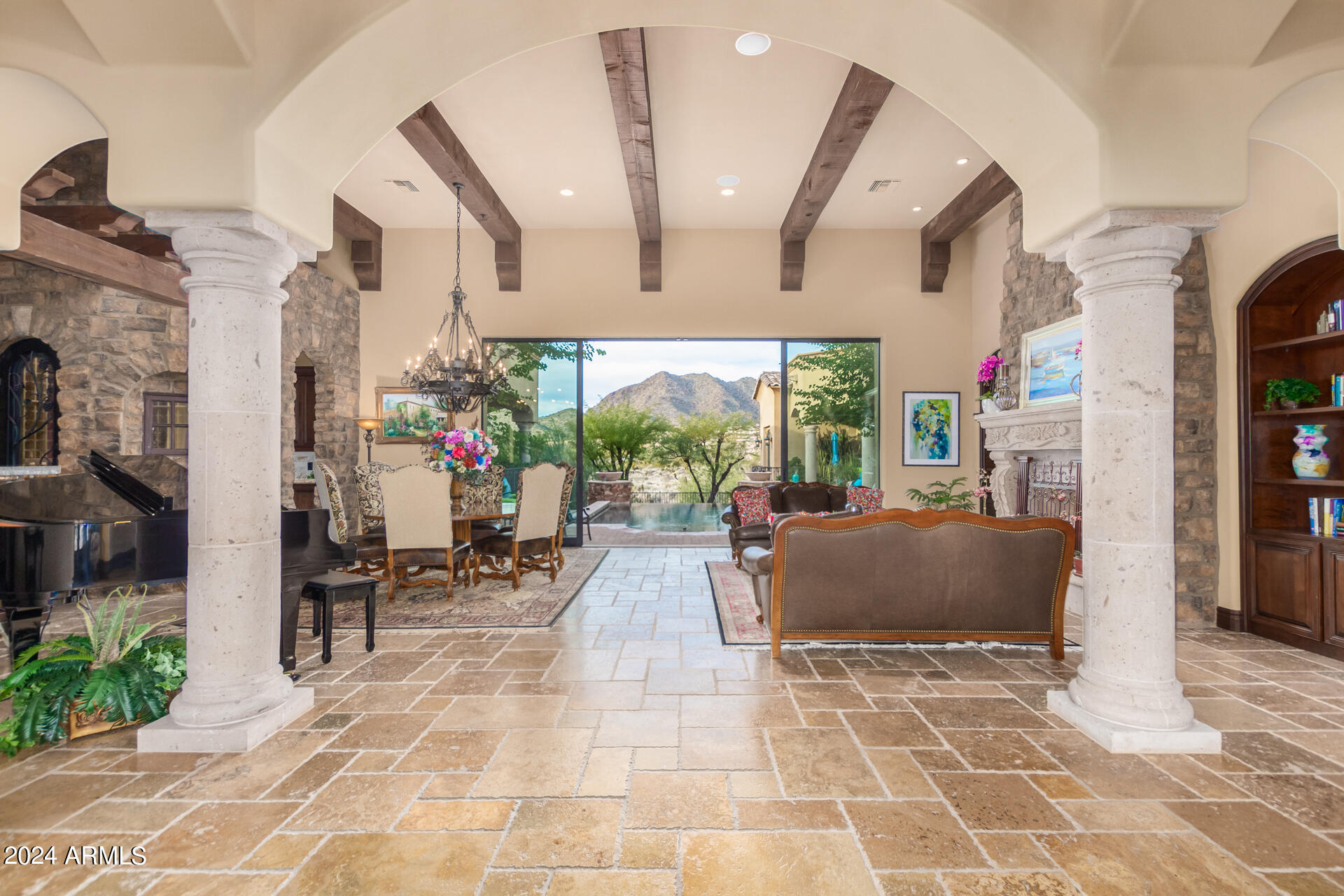 SIERRA HILLS - Residential