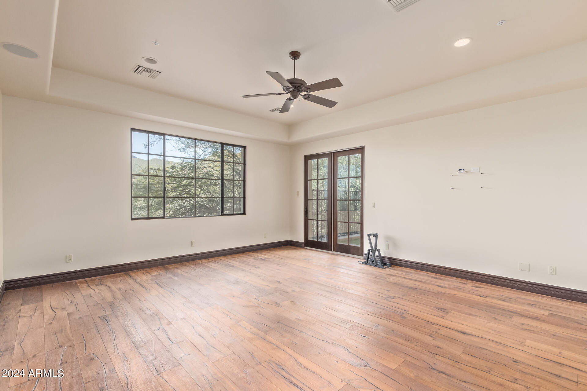 SIERRA HILLS - Residential