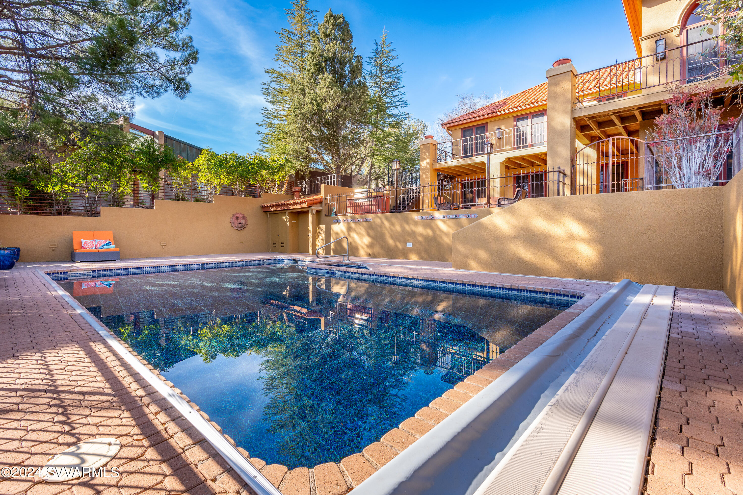 Cup Gold East - Residential