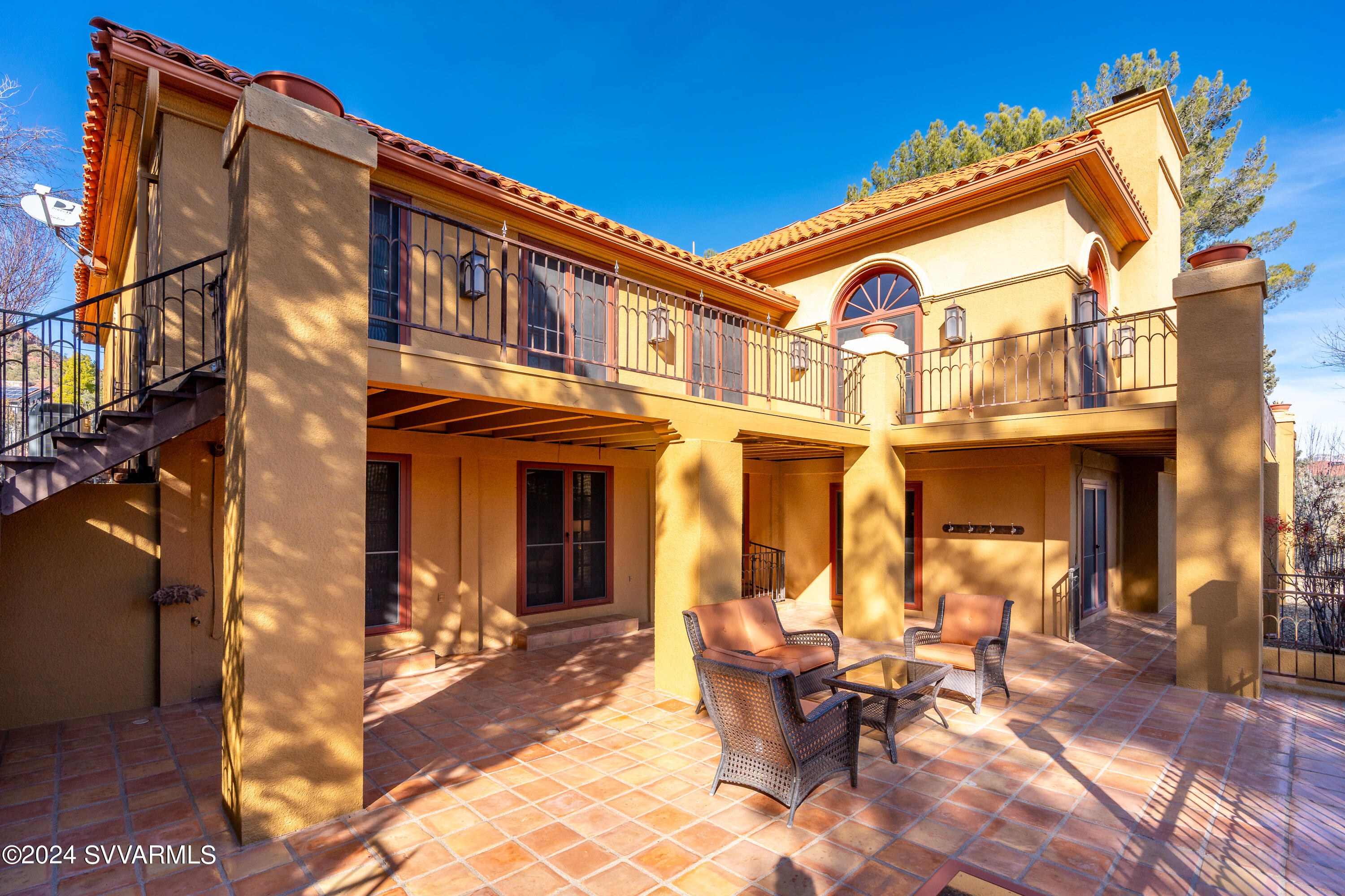 Cup Gold East - Residential