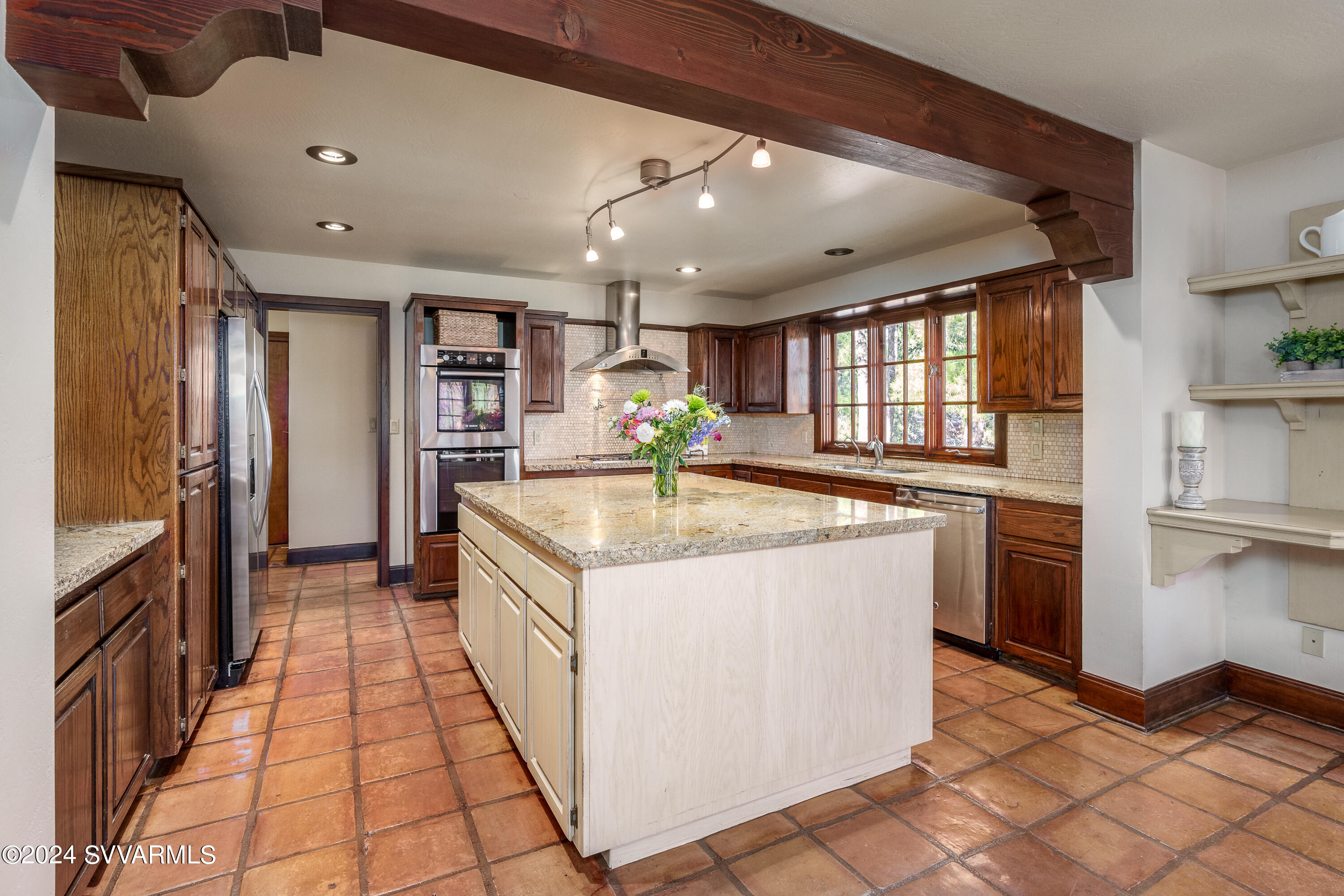 Cup Gold East - Residential