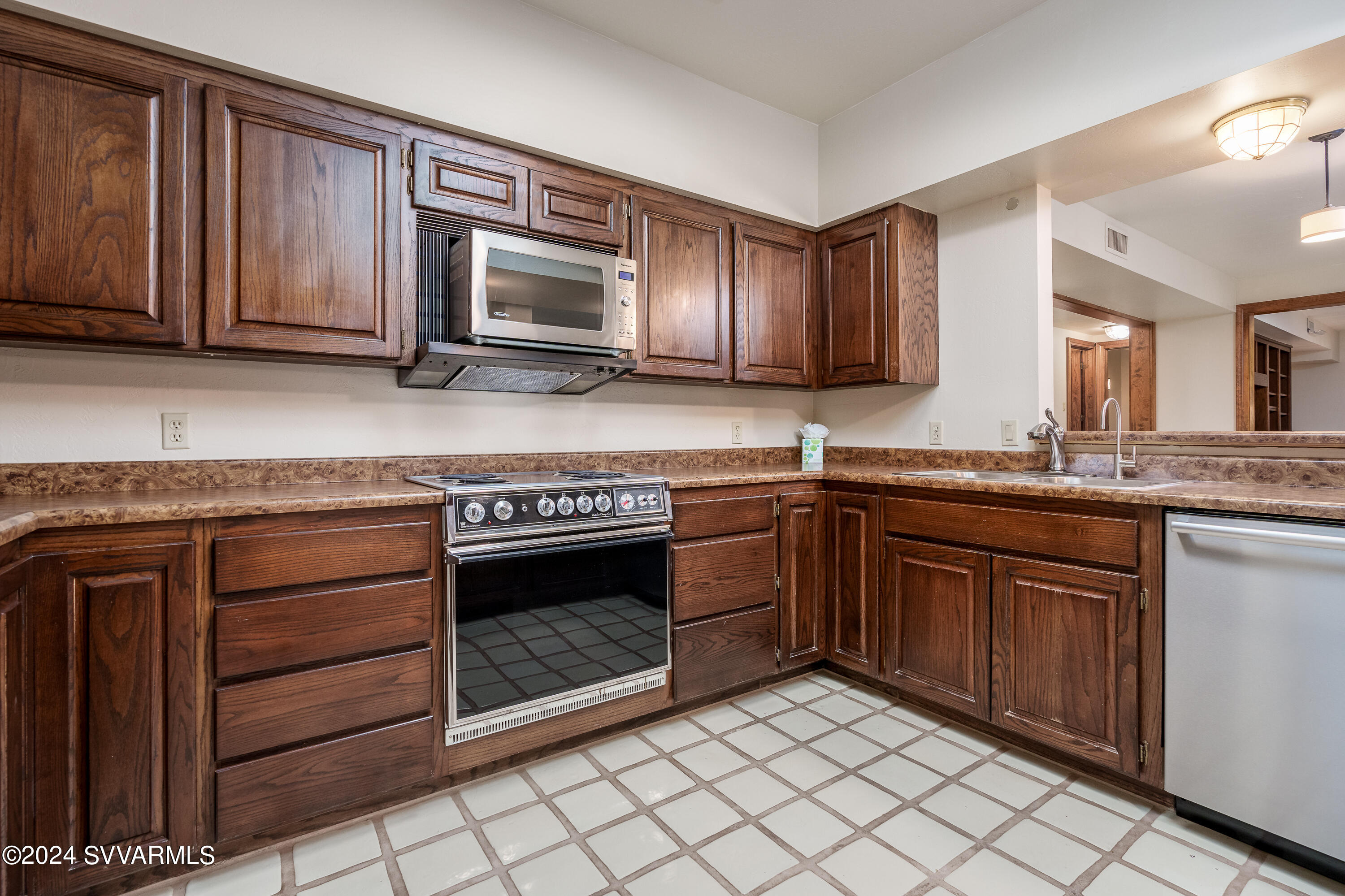 Cup Gold East - Residential