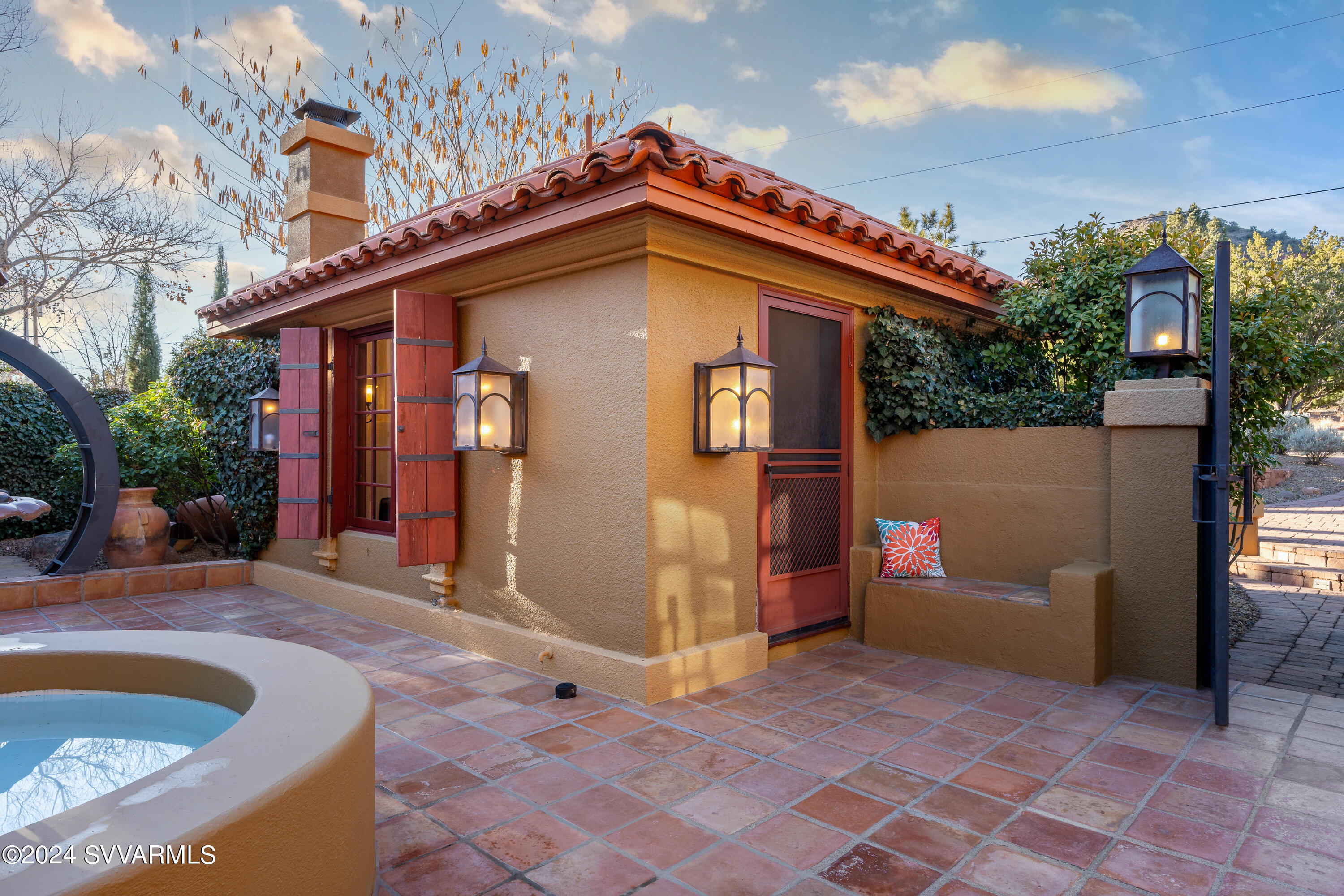 Cup Gold East - Residential
