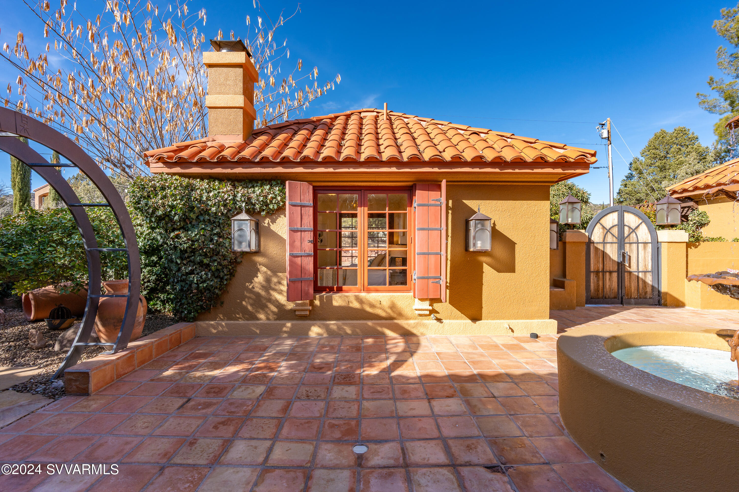Cup Gold East - Residential