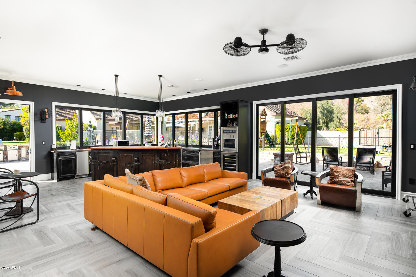 ARCADIA MANORS - Residential