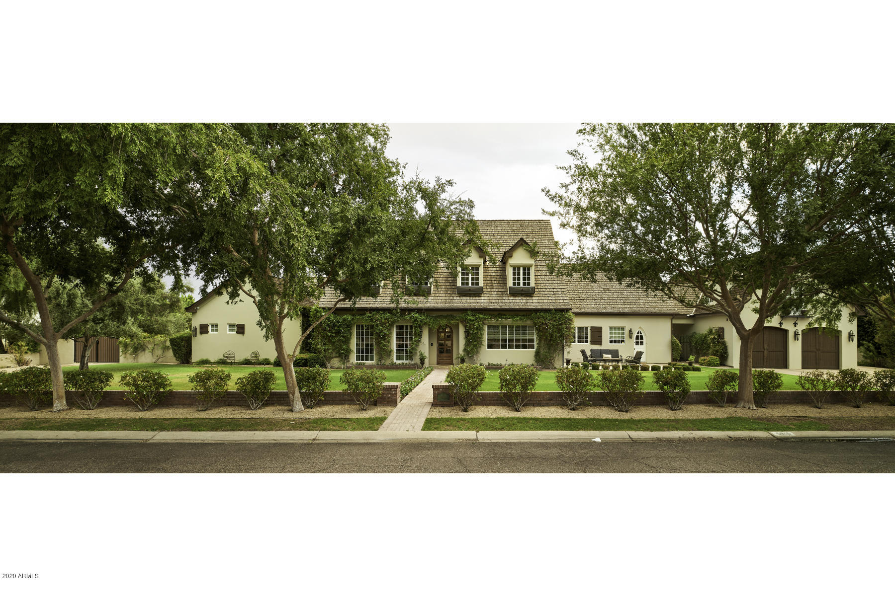 ARCADIA MANORS - Residential