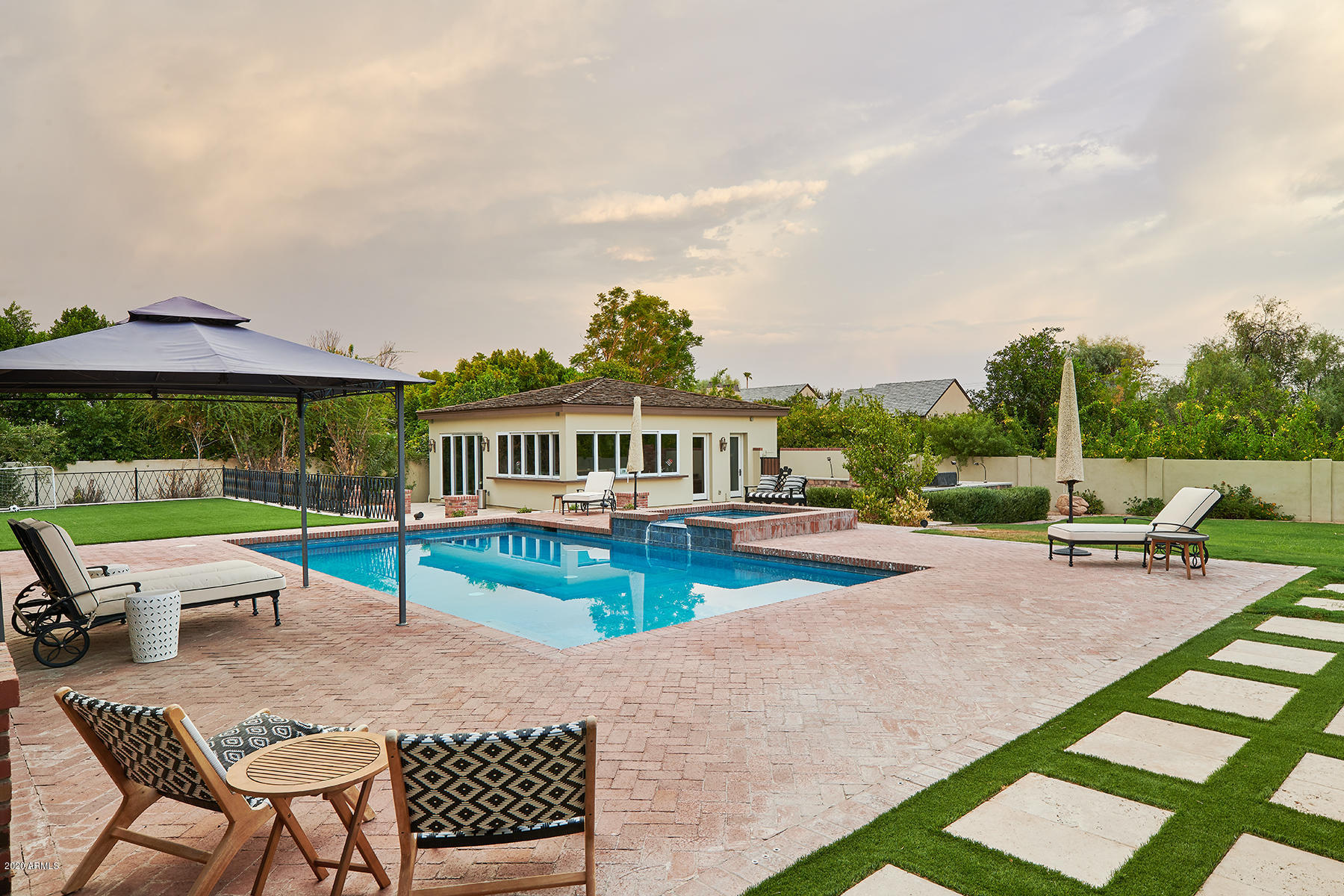 ARCADIA MANORS - Residential