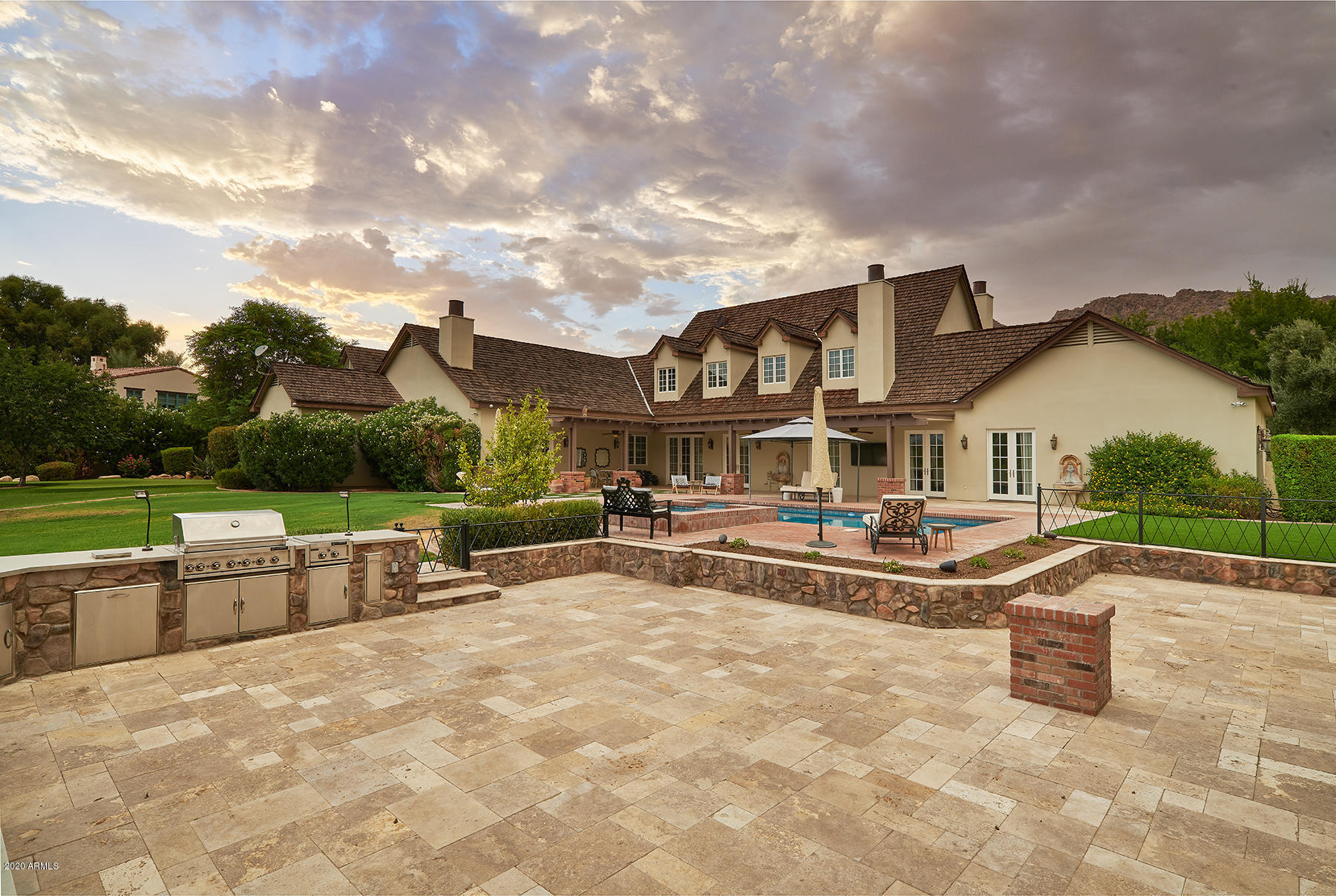 ARCADIA MANORS - Residential