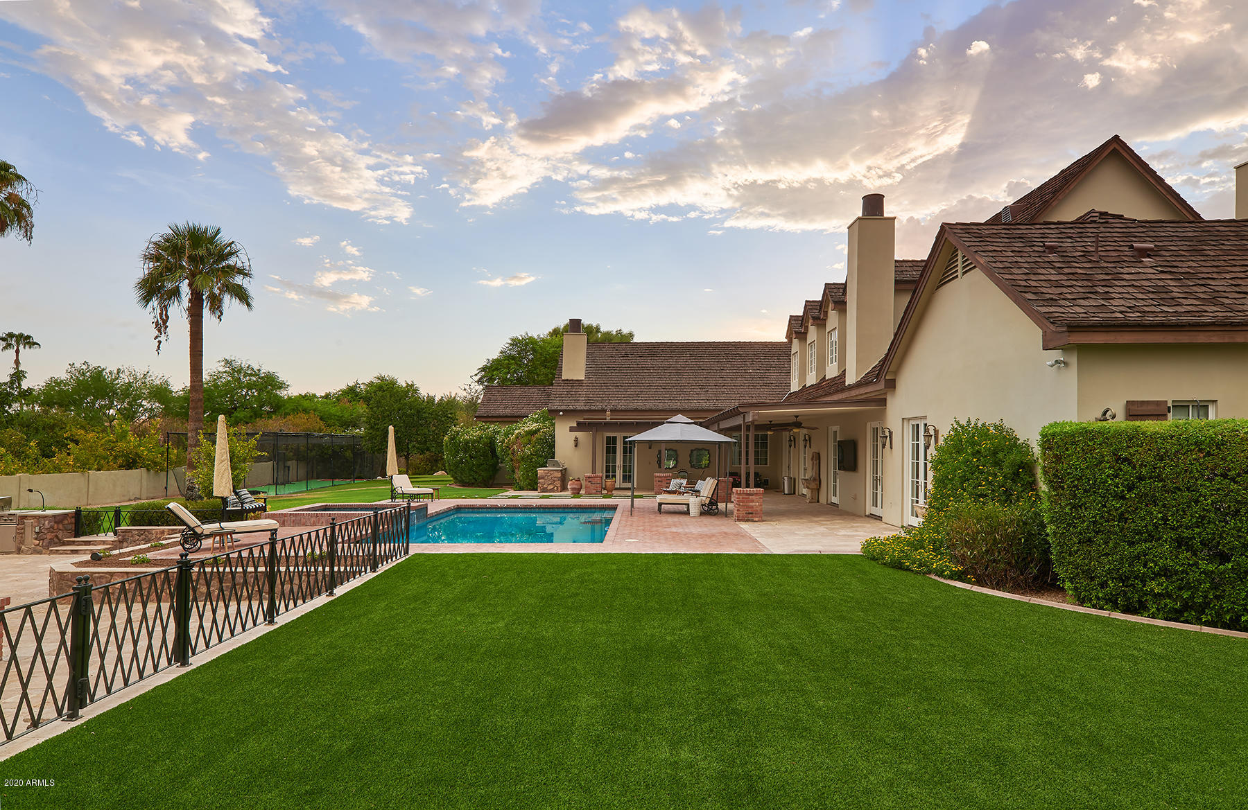 ARCADIA MANORS - Residential