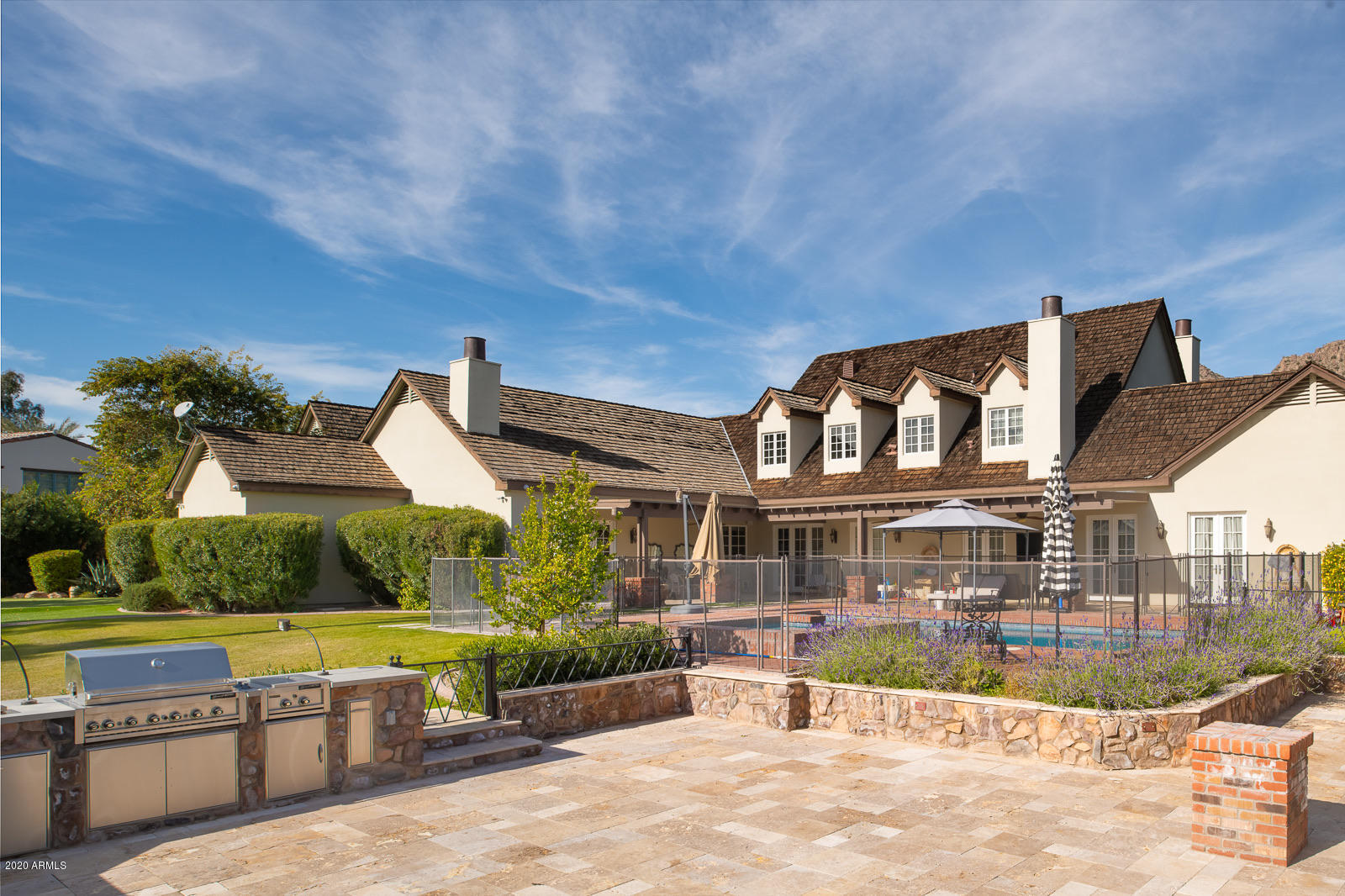ARCADIA MANORS - Residential