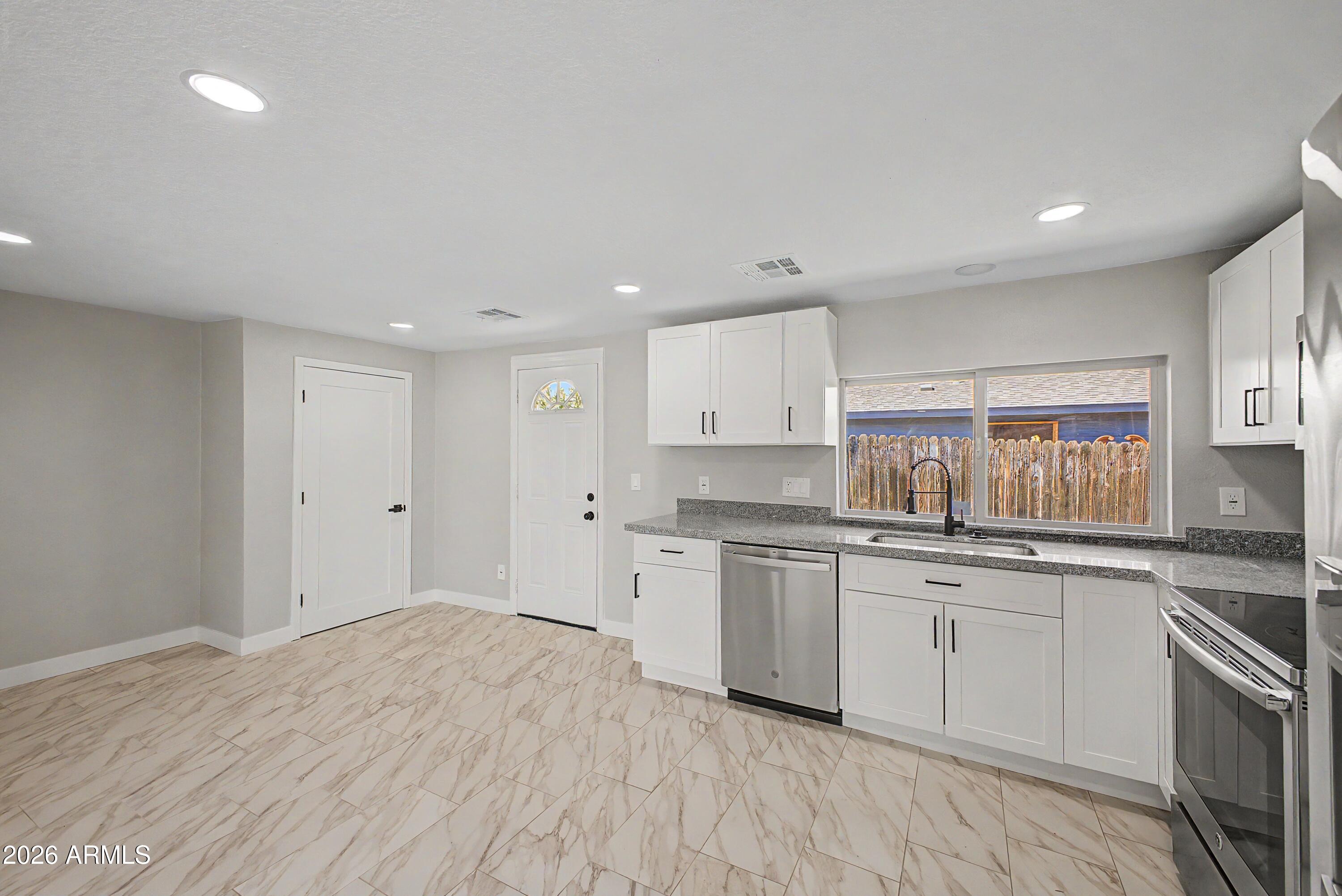 MANSFIELD TR LOTS 1-8, 15-26 - Residential