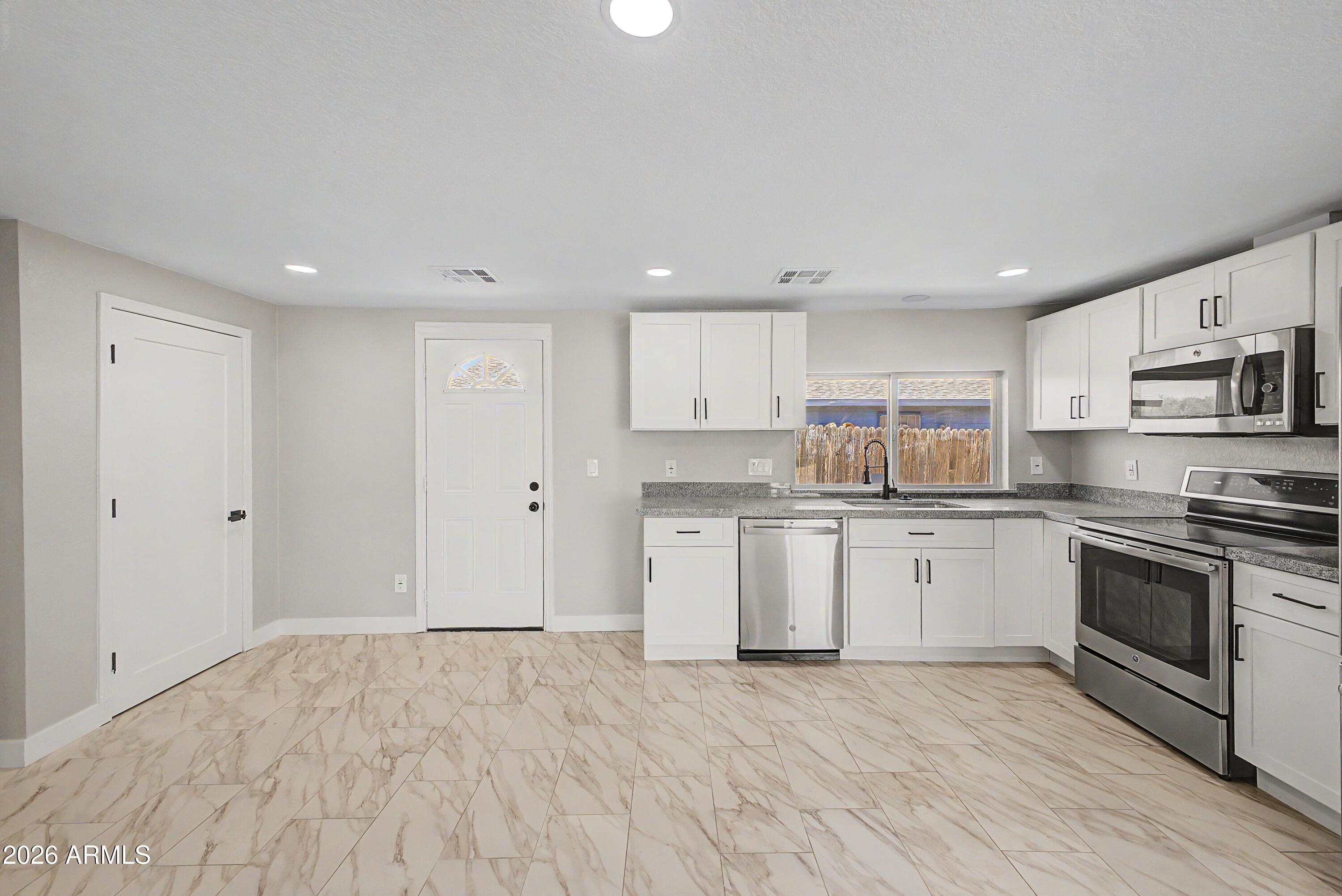MANSFIELD TR LOTS 1-8, 15-26 - Residential