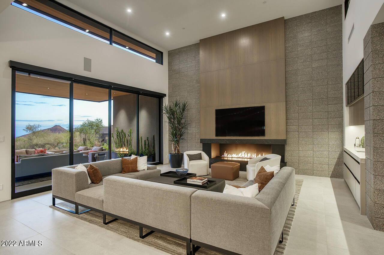 DESERT MOUNTAIN - Residential