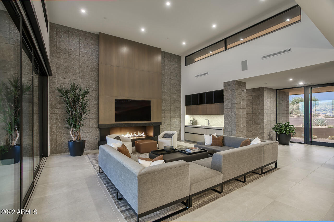 DESERT MOUNTAIN - Residential