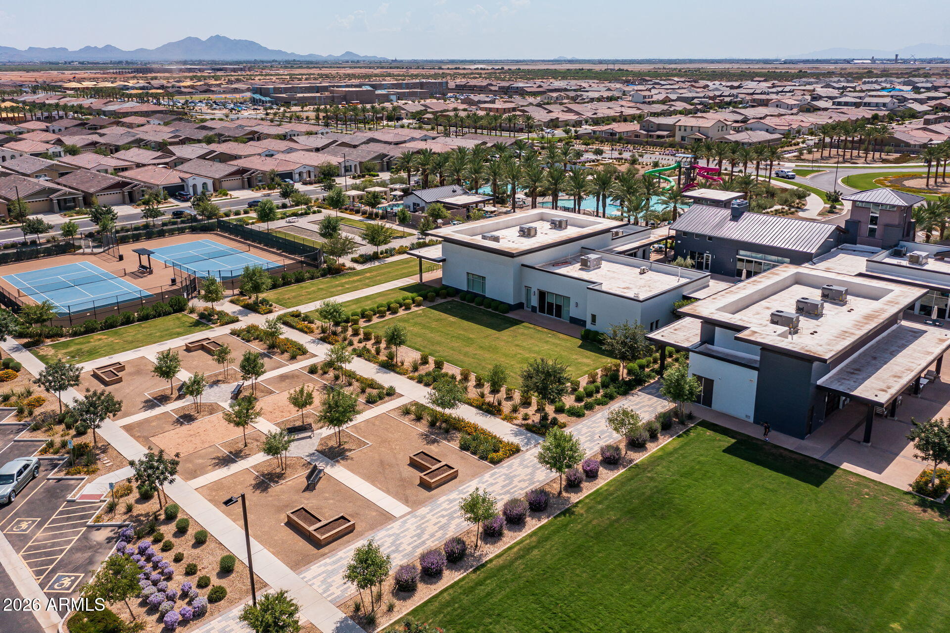 CADENCE AT GATEWAY PHASE 3 PARCEL U - Residential