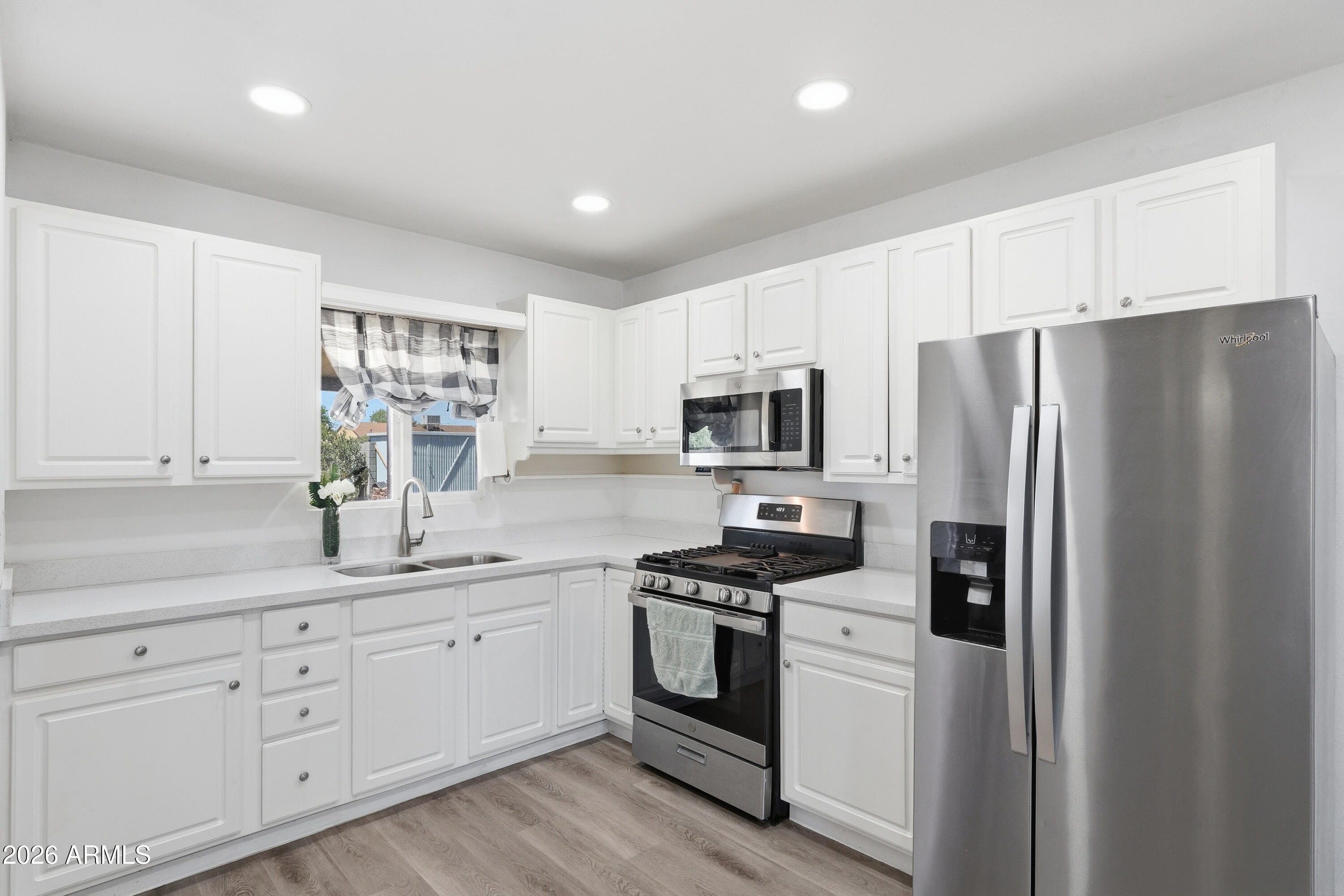 BERKLEY SQUARE - Residential