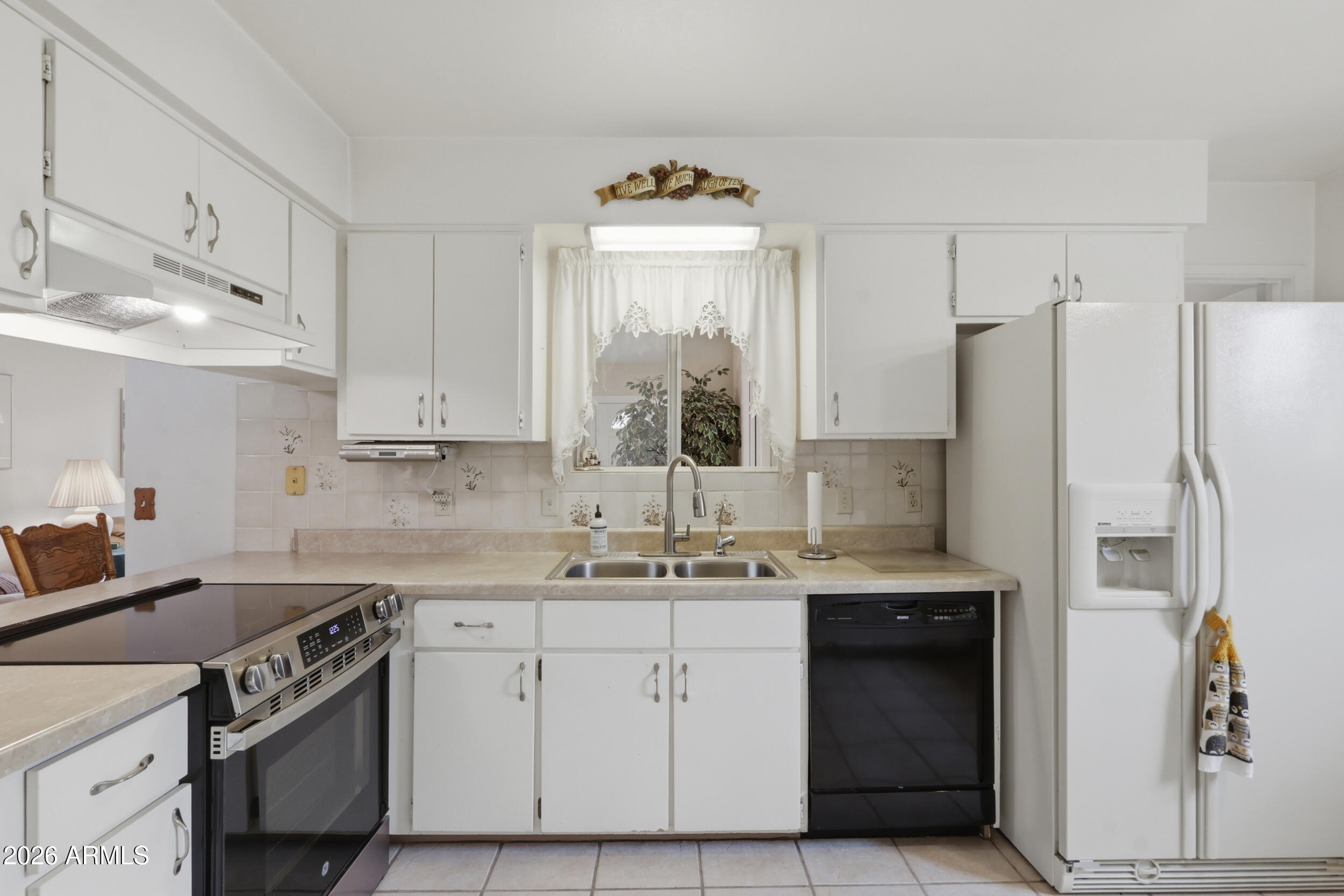 APACHE VILLA FOUR - Residential