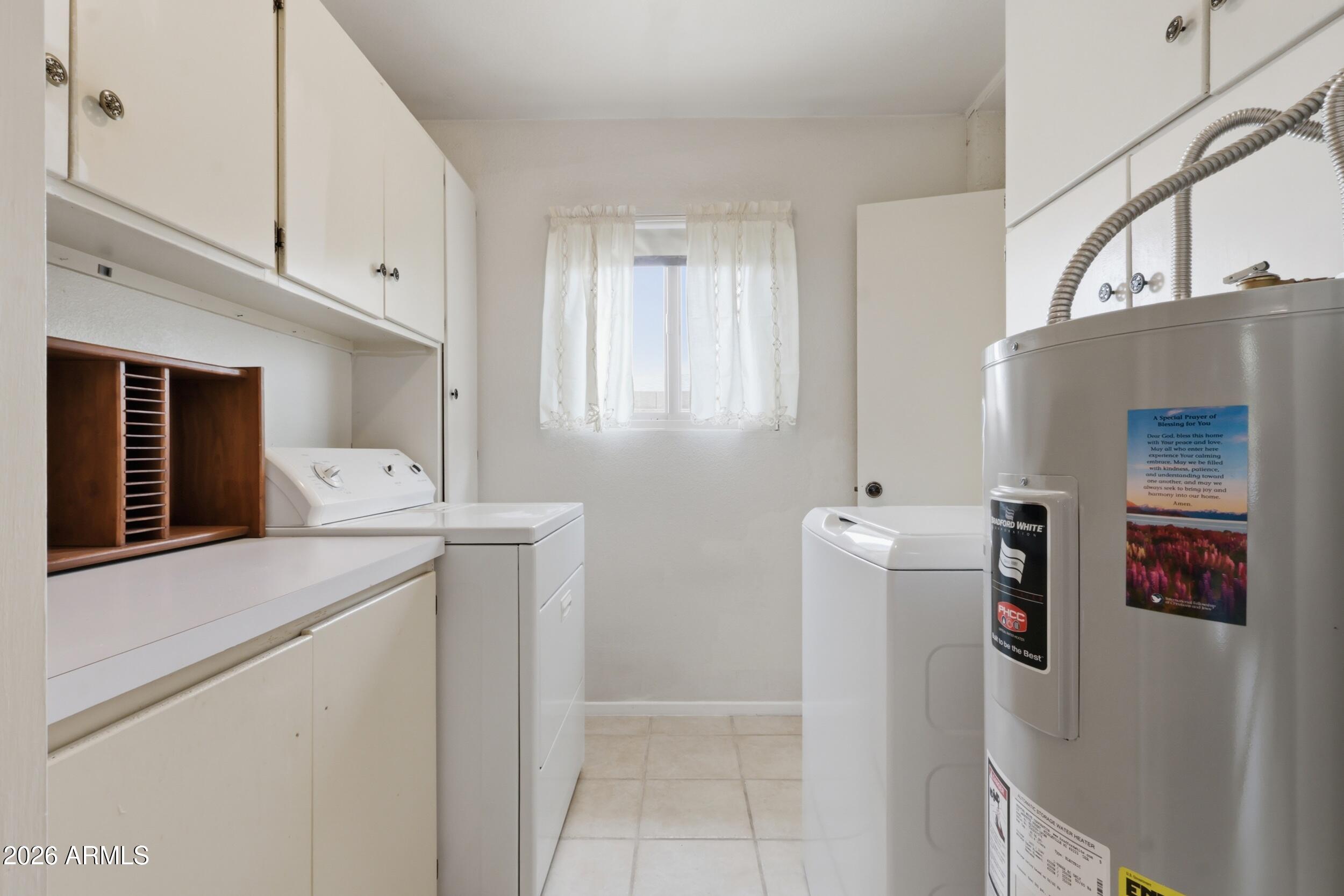 APACHE VILLA FOUR - Residential