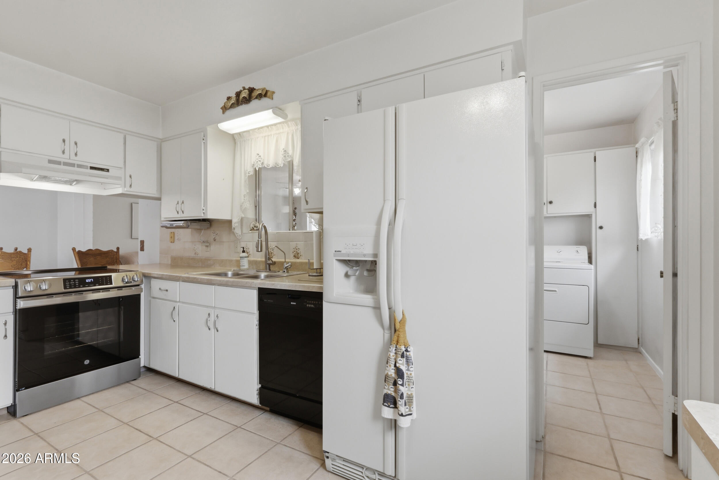APACHE VILLA FOUR - Residential