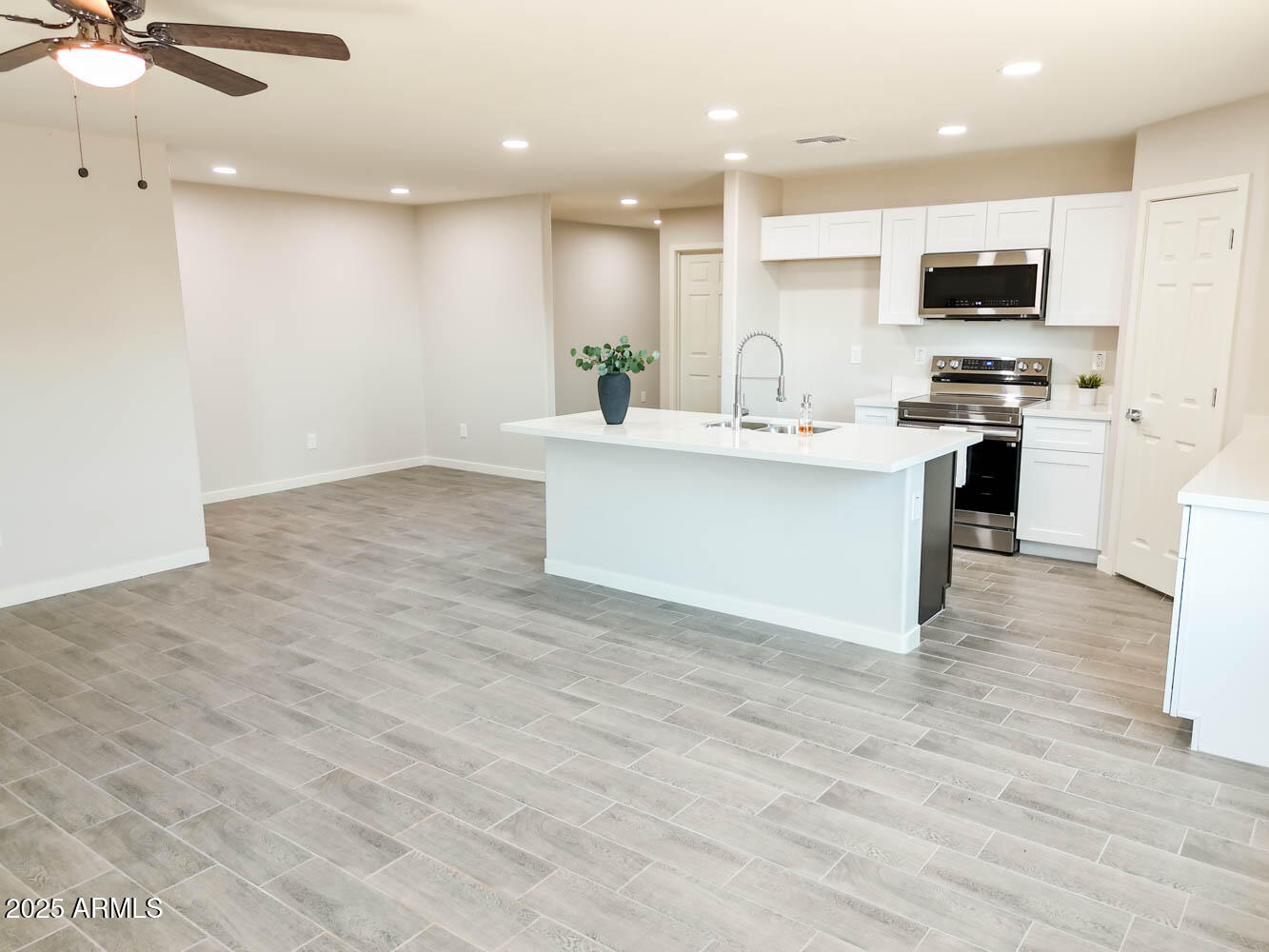 ARIZONA CITY UNIT SIX - Residential