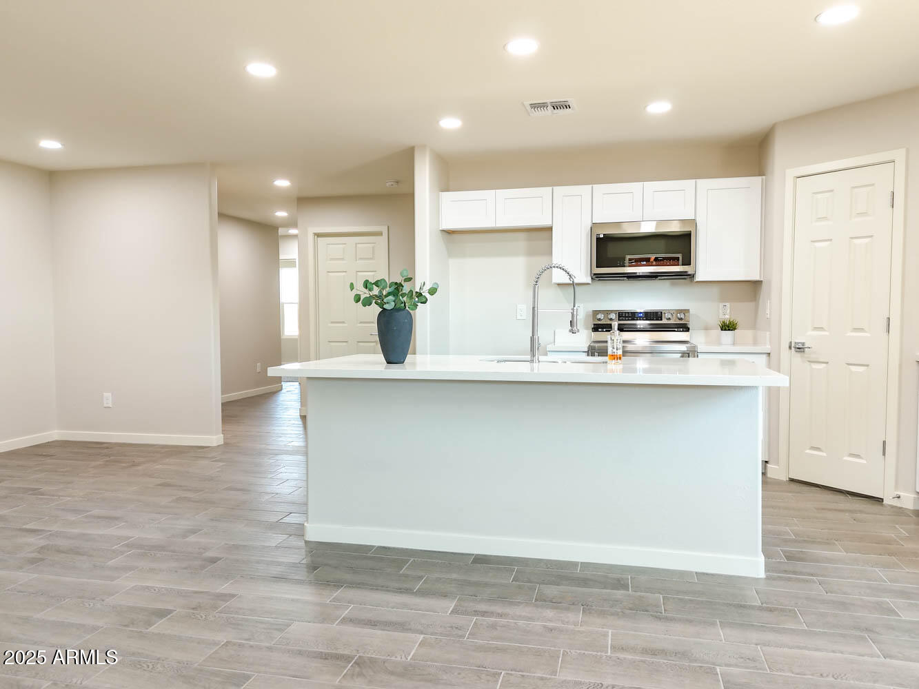 ARIZONA CITY UNIT SIX - Residential