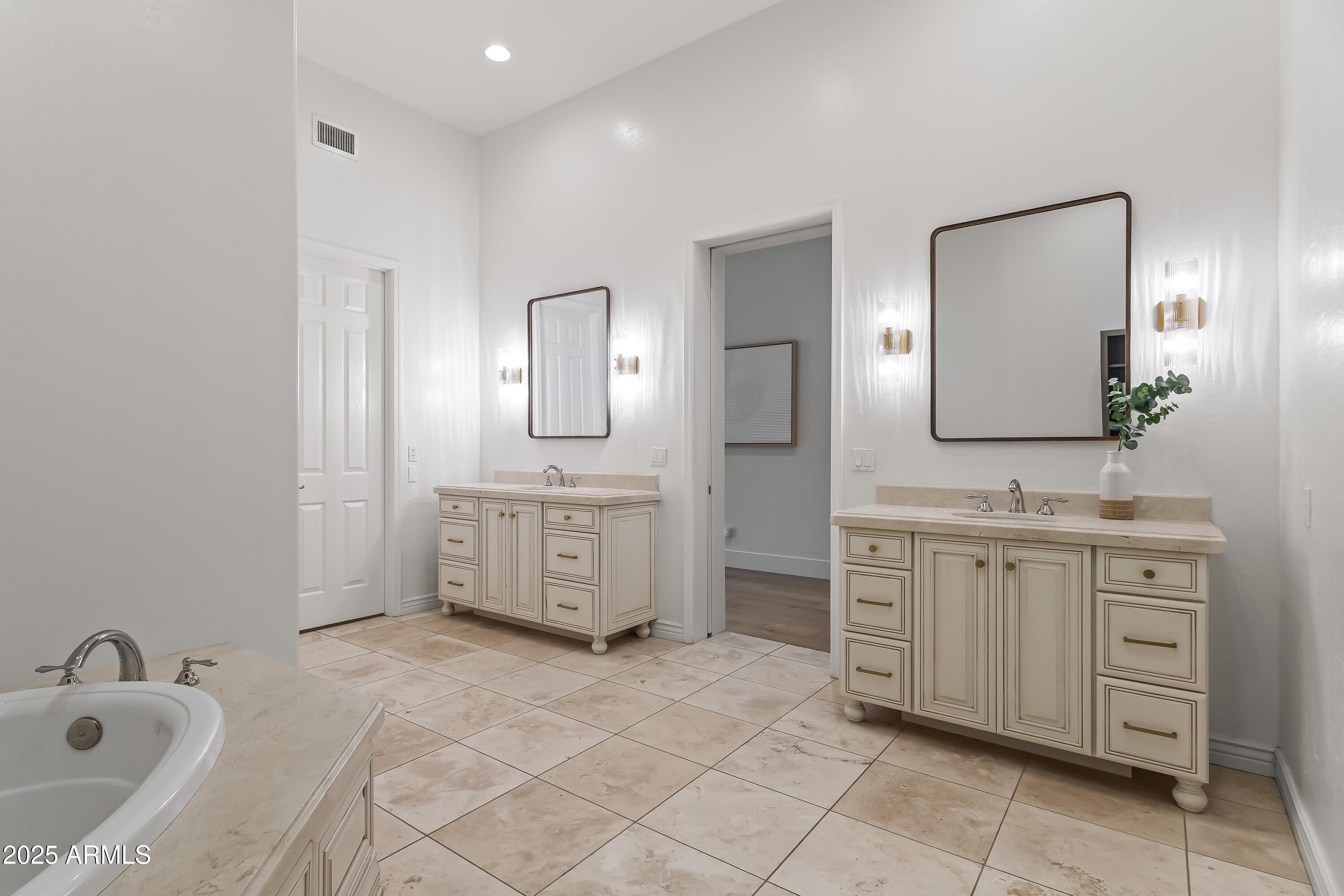 ARCADIA ESTATES - Residential