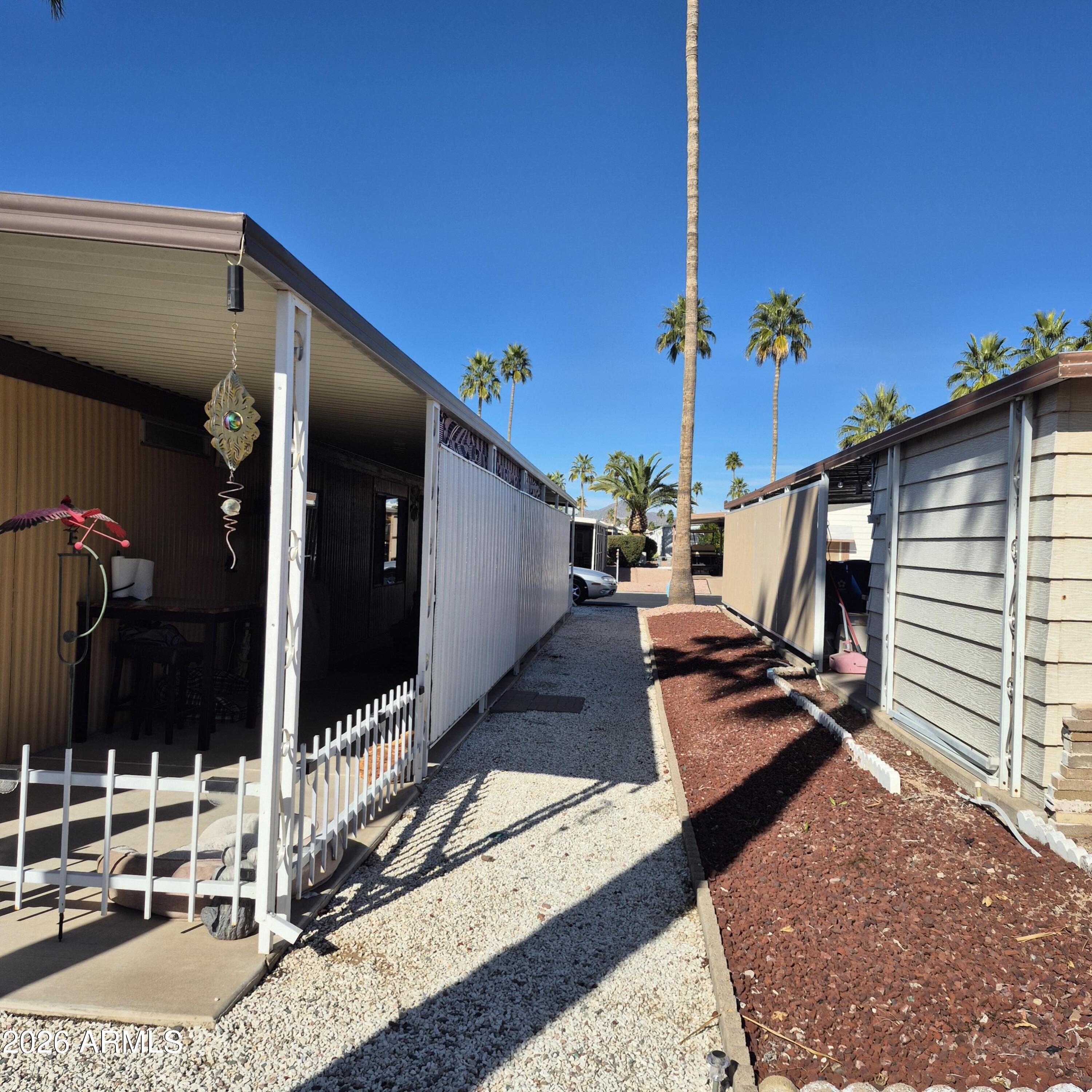 Holiday Palms - Residential