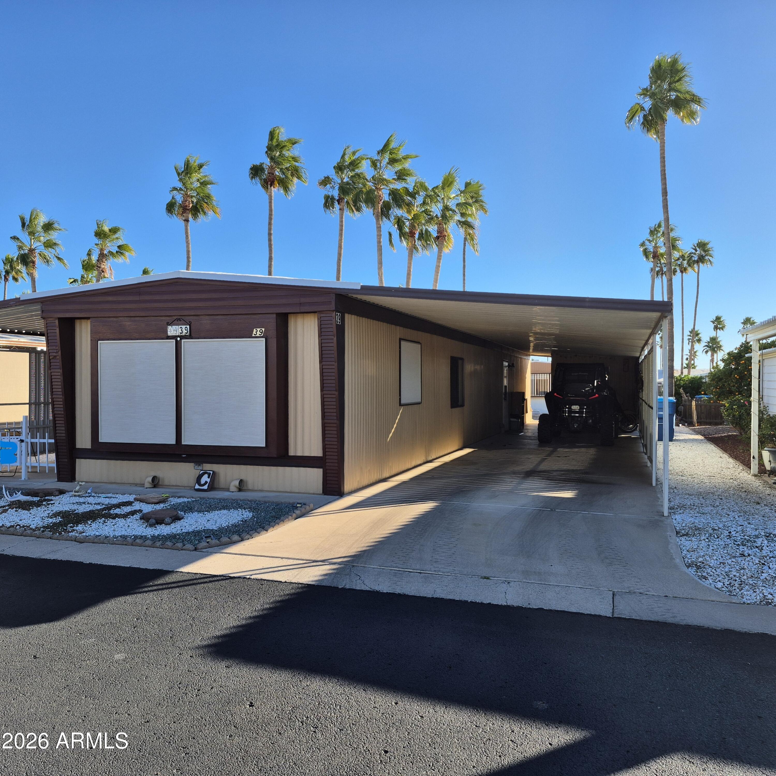 Holiday Palms - Residential