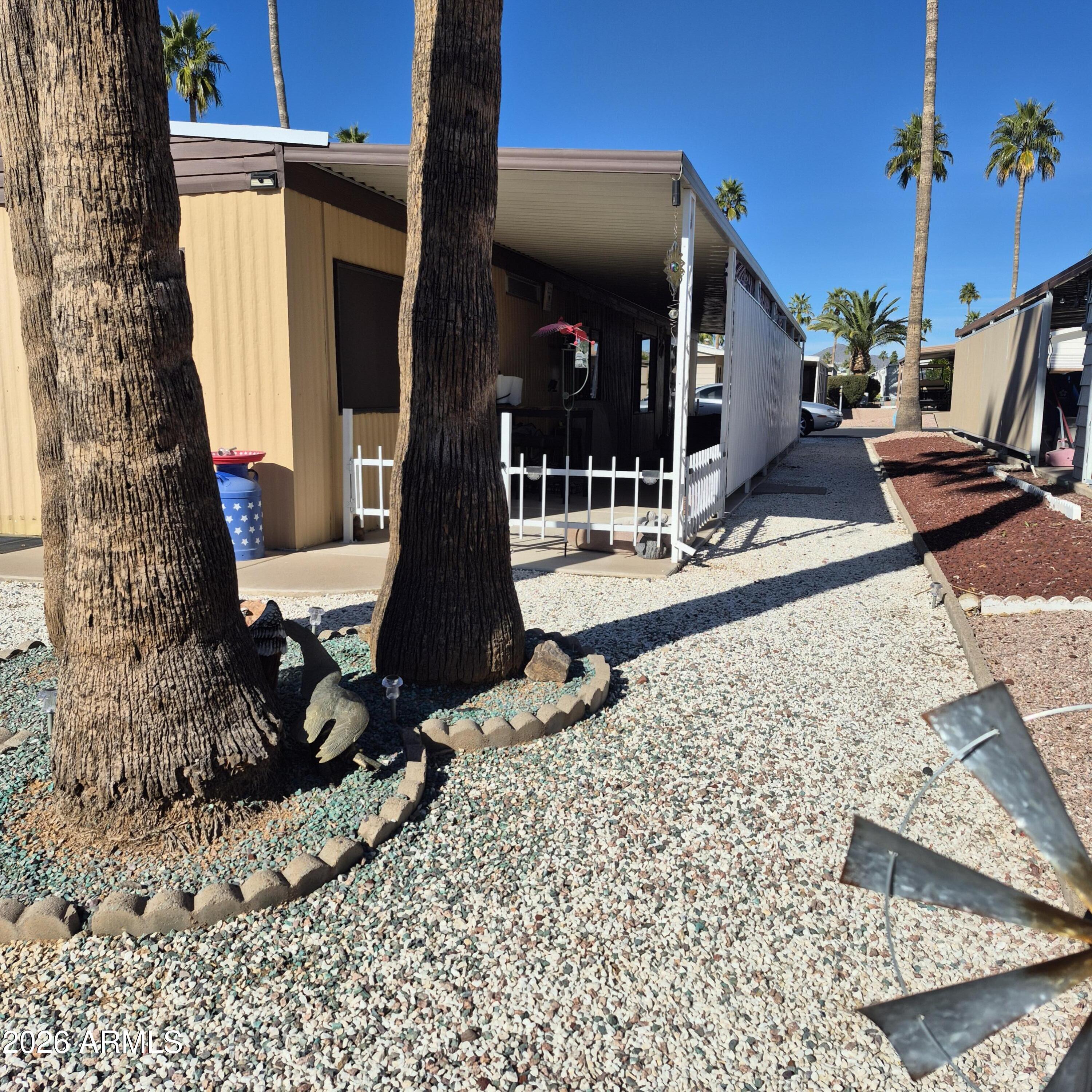 Holiday Palms - Residential