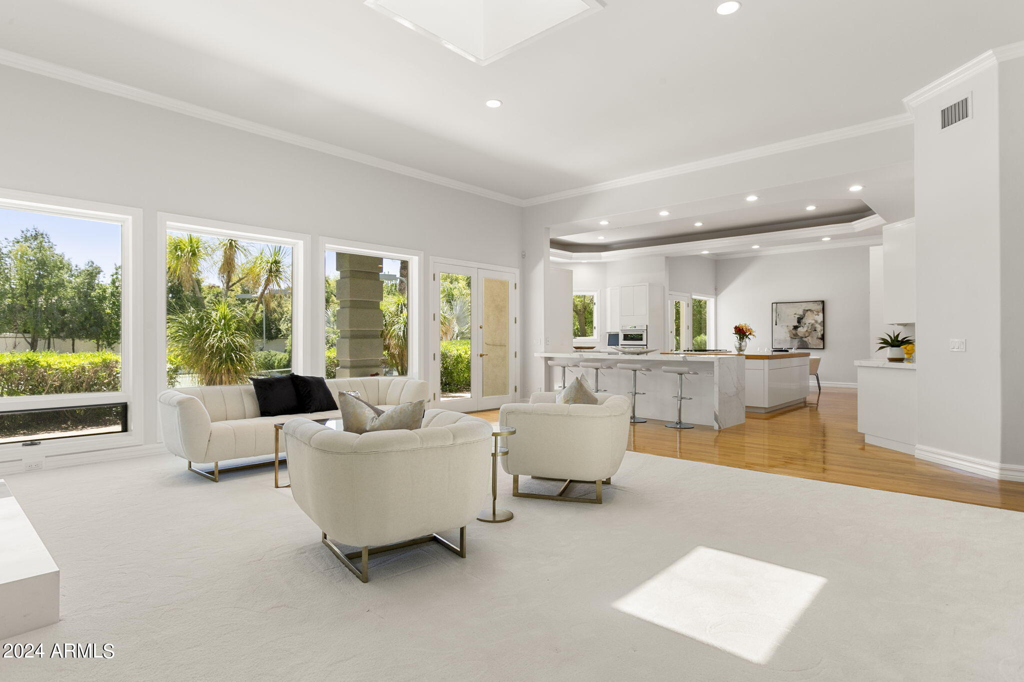 La Place, Unit 1 - Residential