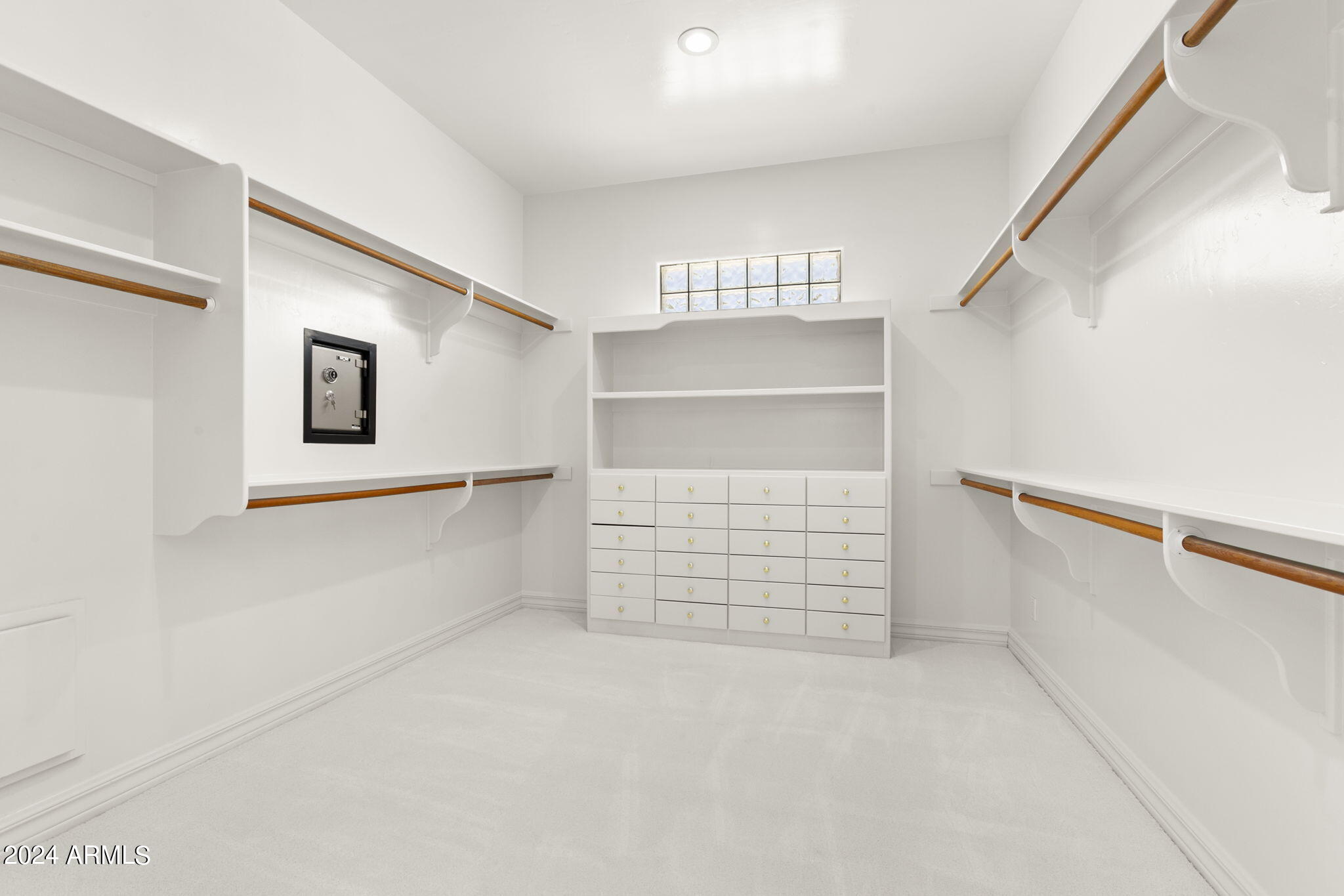 La Place, Unit 1 - Residential