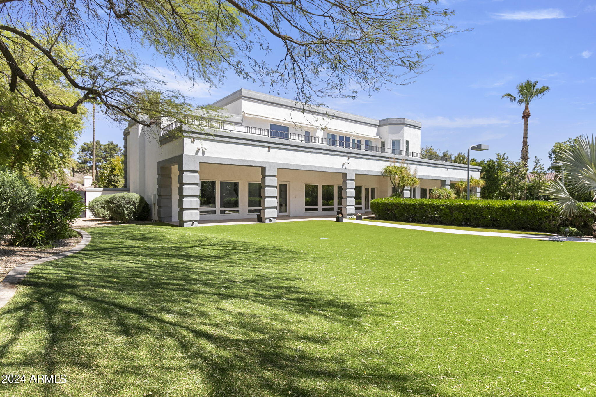 La Place, Unit 1 - Residential