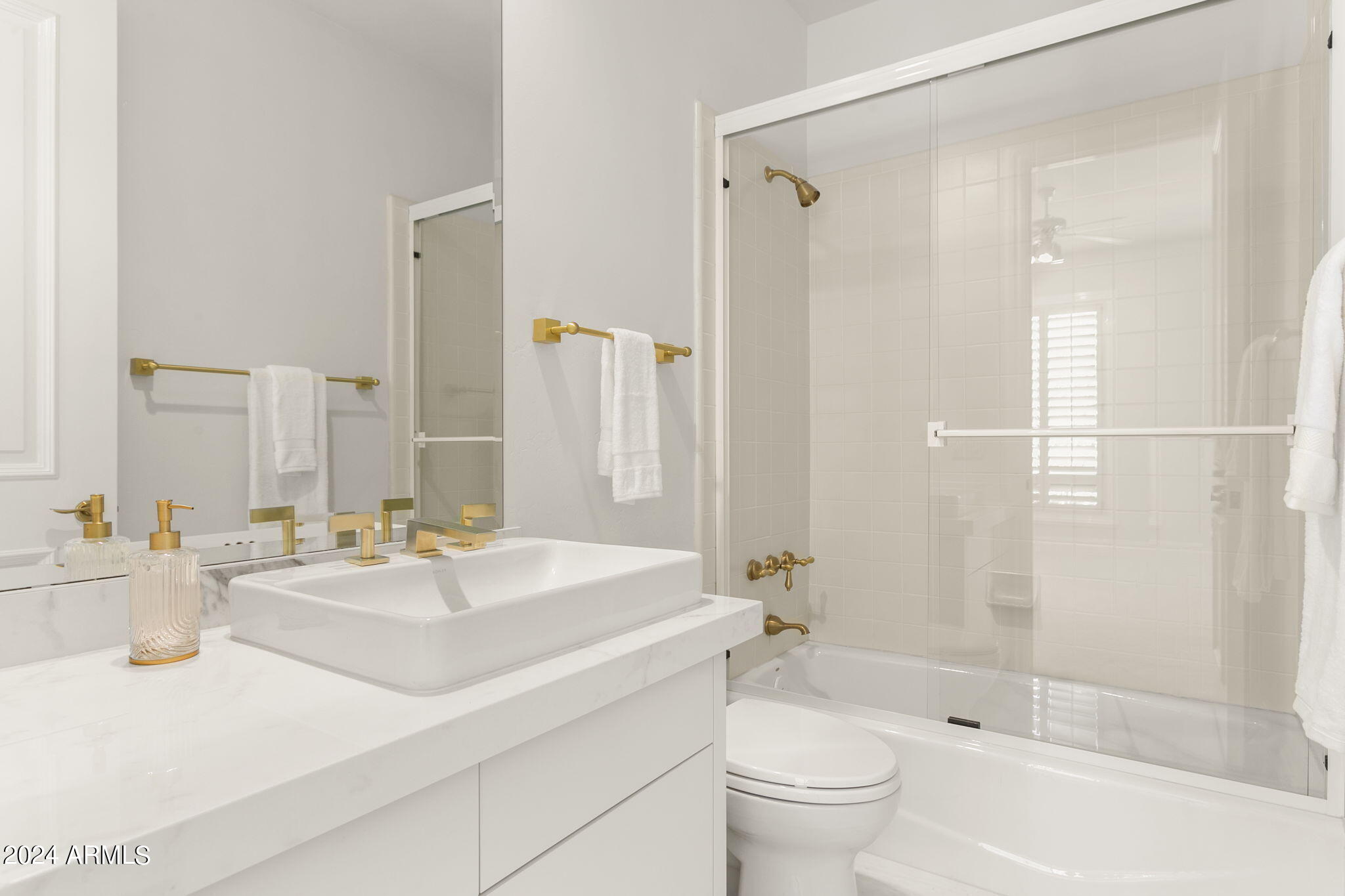 La Place, Unit 1 - Residential