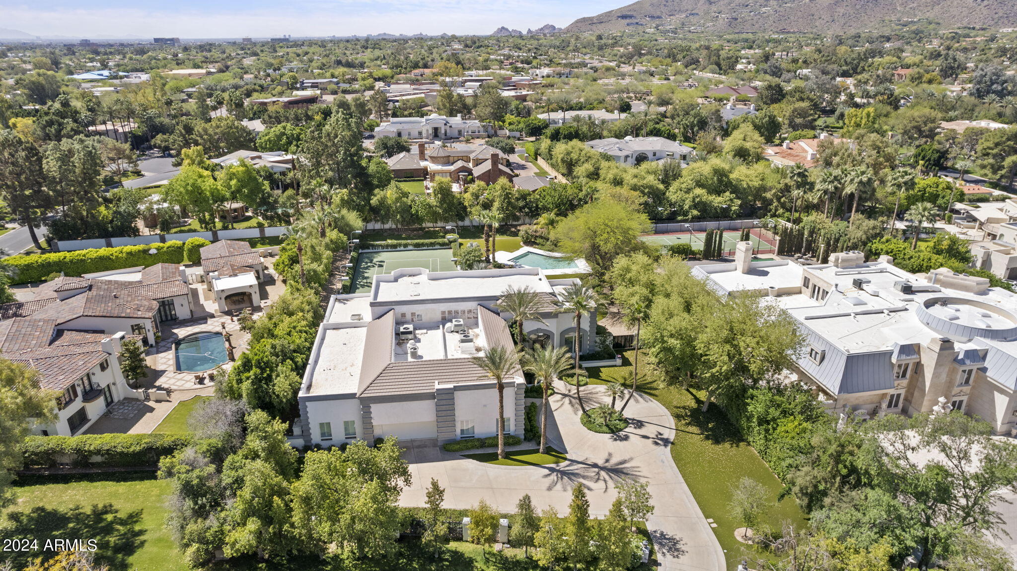 La Place, Unit 1 - Residential