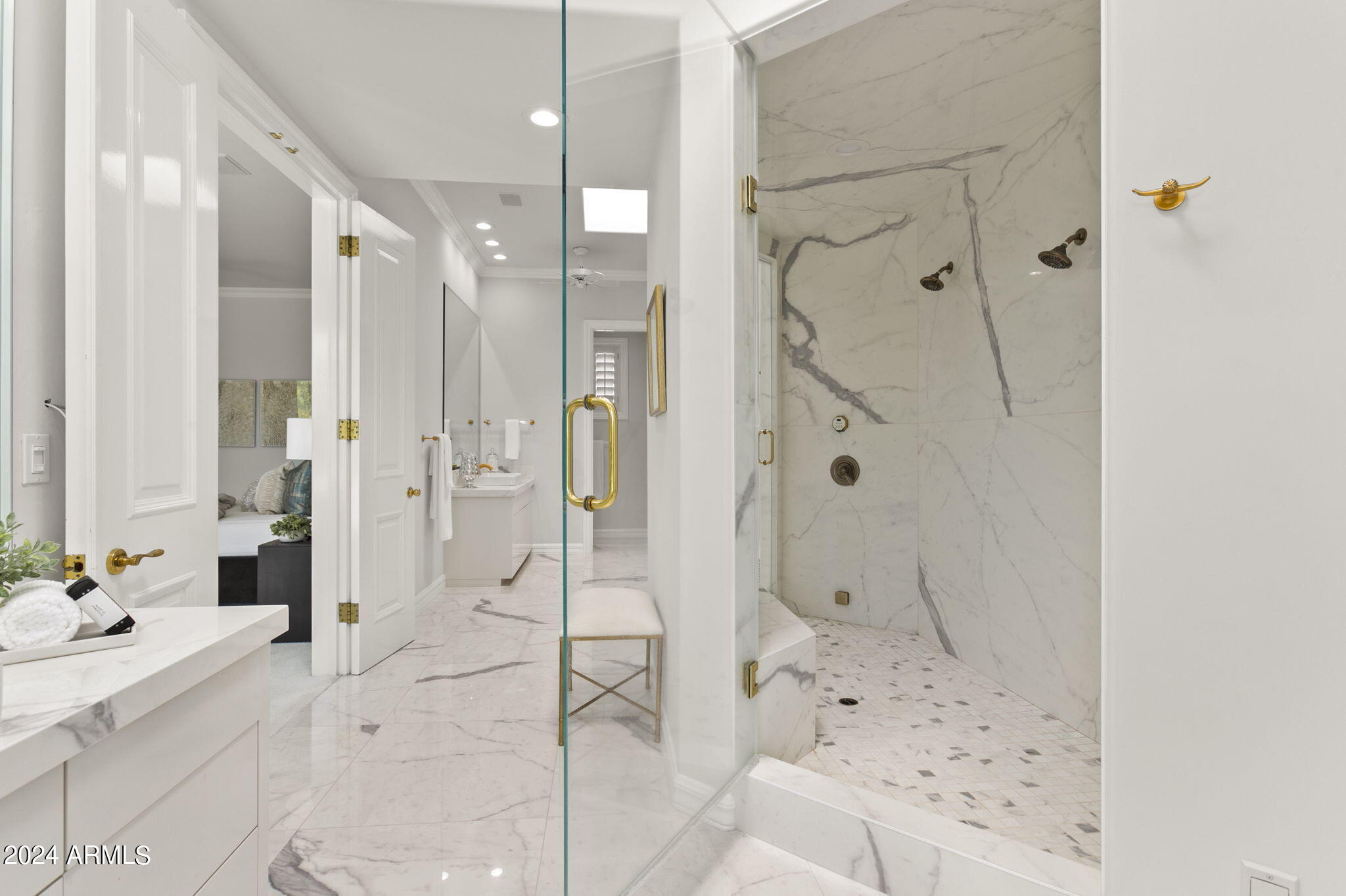 La Place, Unit 1 - Residential