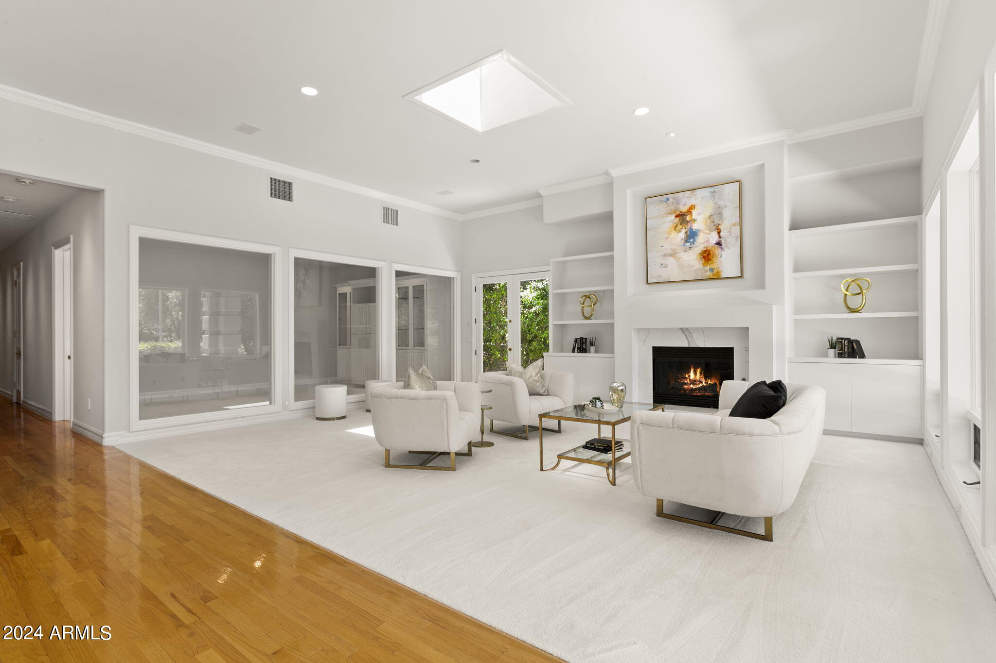 La Place, Unit 1 - Residential