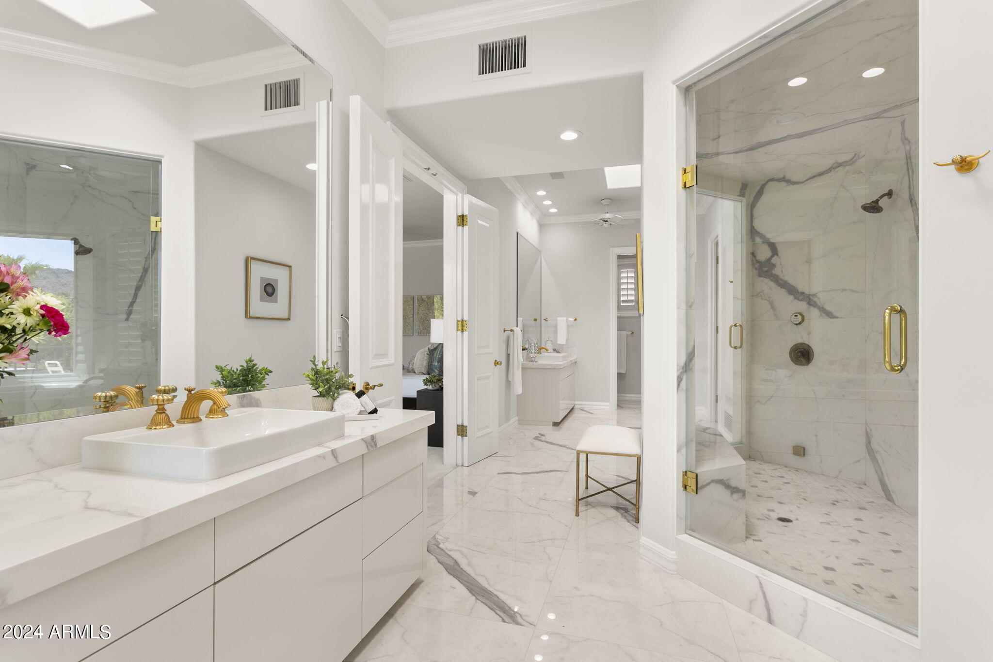 La Place, Unit 1 - Residential
