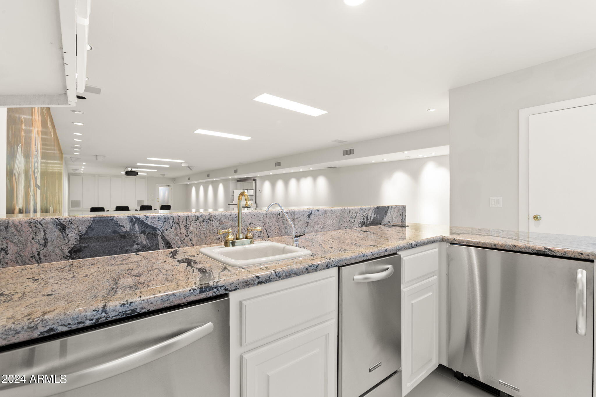 La Place, Unit 1 - Residential