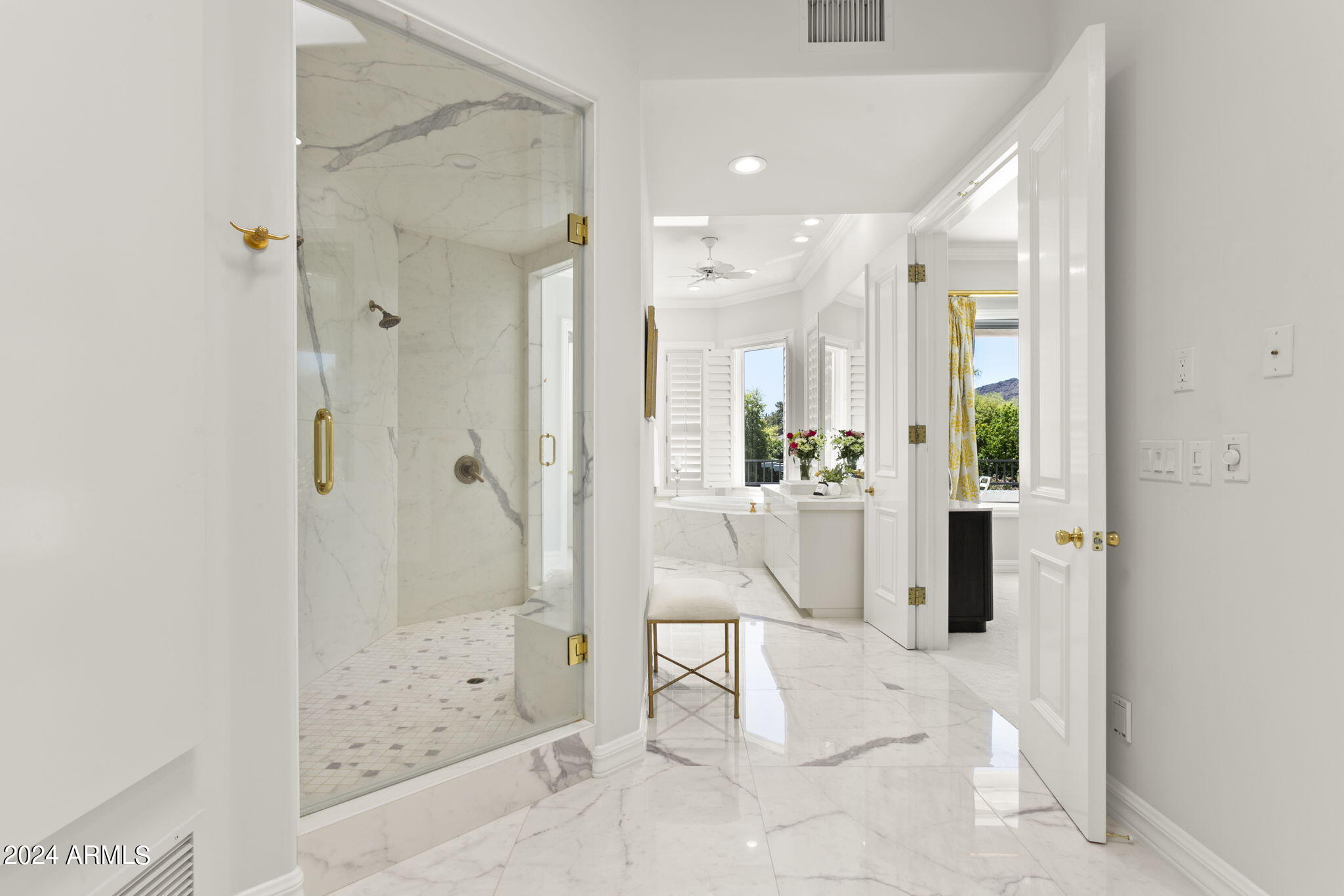 La Place, Unit 1 - Residential