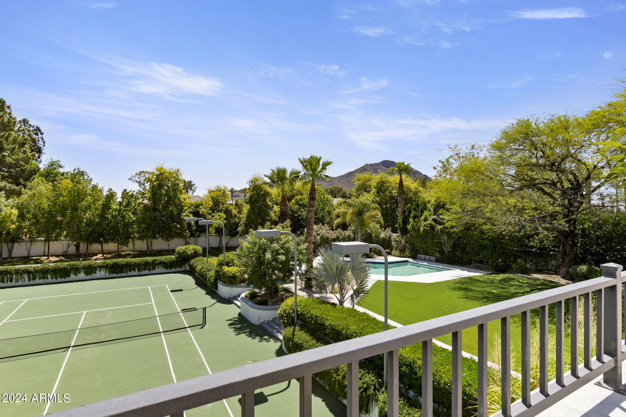 La Place, Unit 1 - Residential