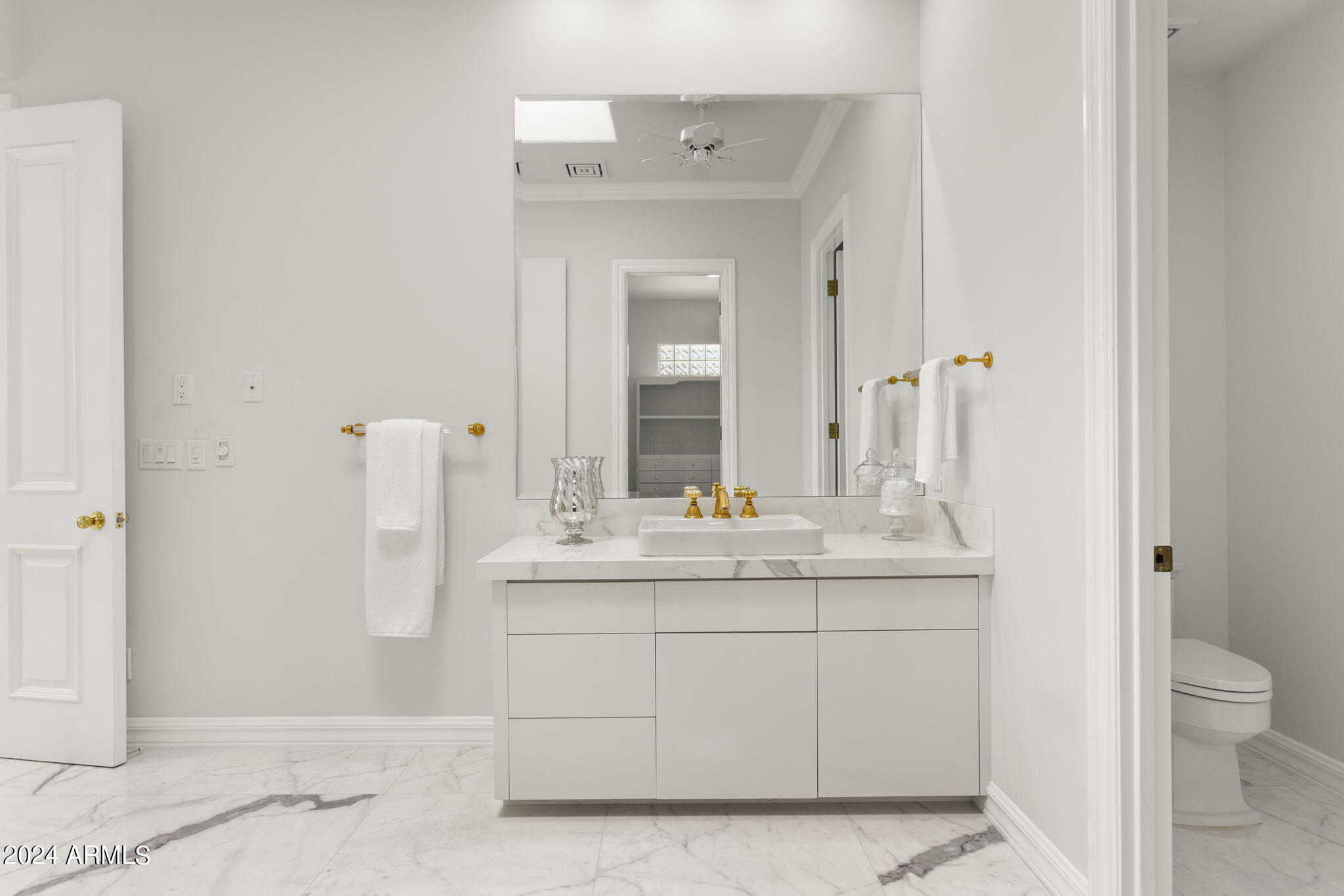 La Place, Unit 1 - Residential